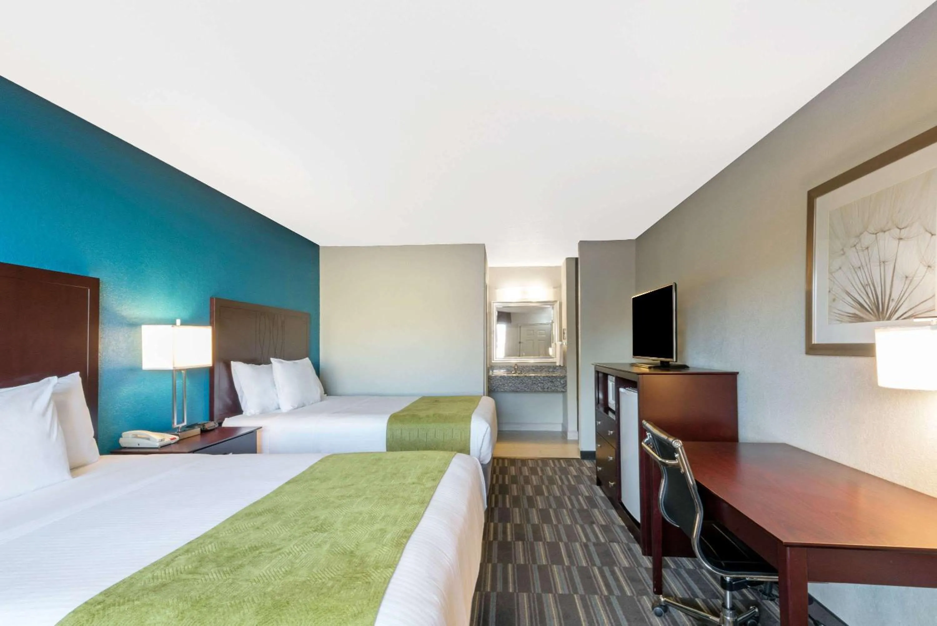 Studio Suite with Two Queen Beds - Non-Smoking in Days Inn by Wyndham Snyder