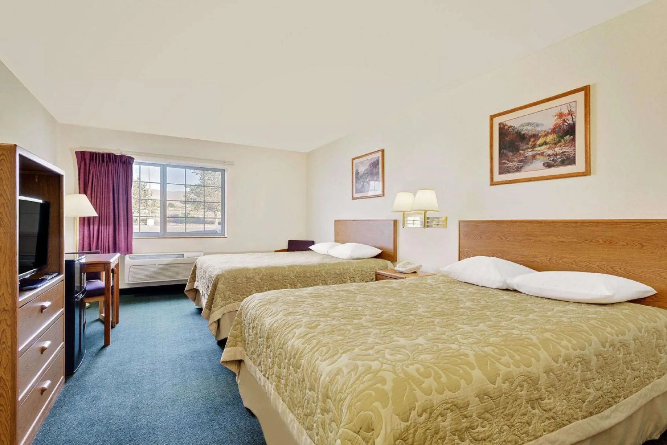 Deluxe Queen Studio with Two Queen Beds - Non-Smoking in Super 8 by Wyndham Battle Mountain
