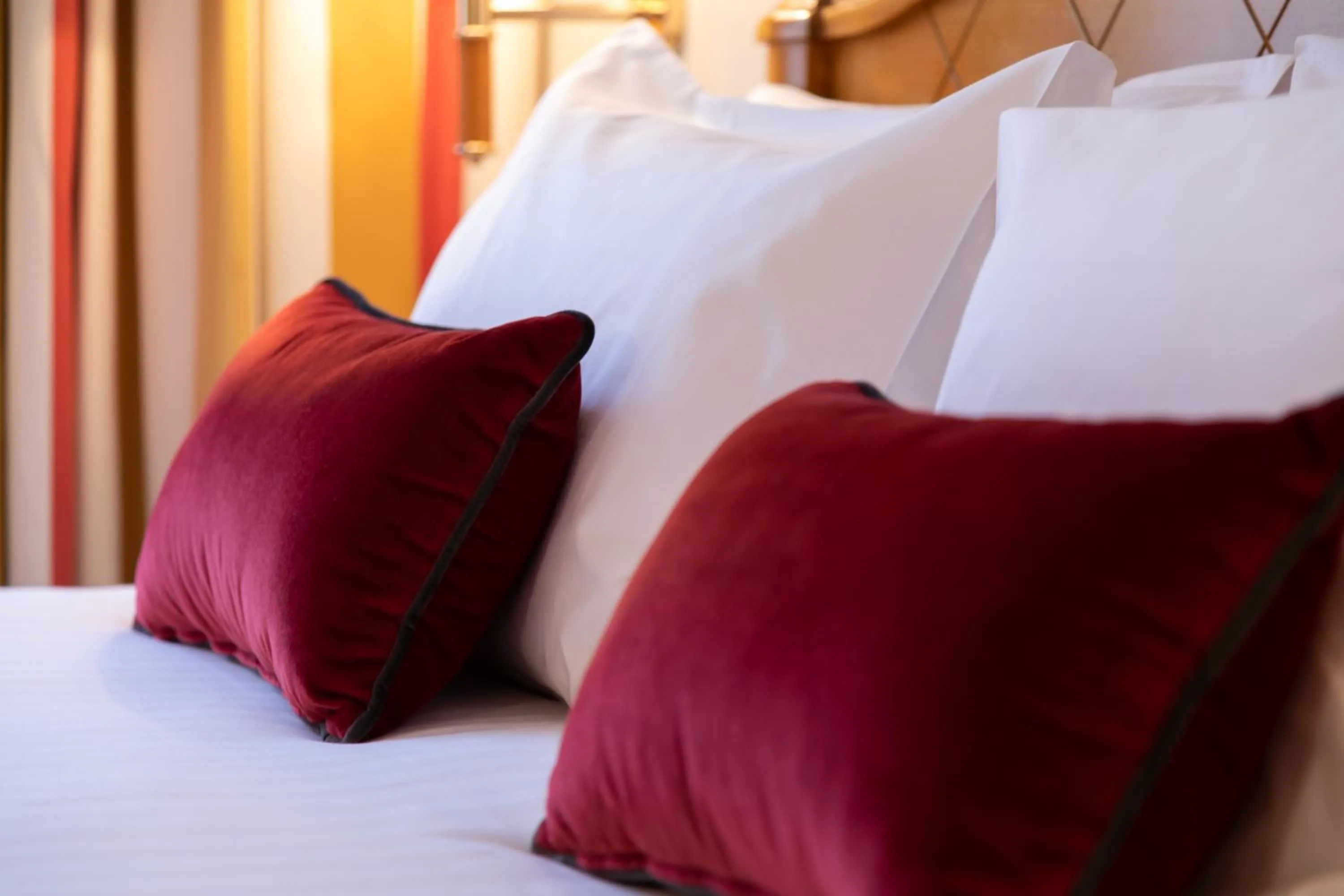 Deluxe Double Room in Hotel Etats Unis Opera