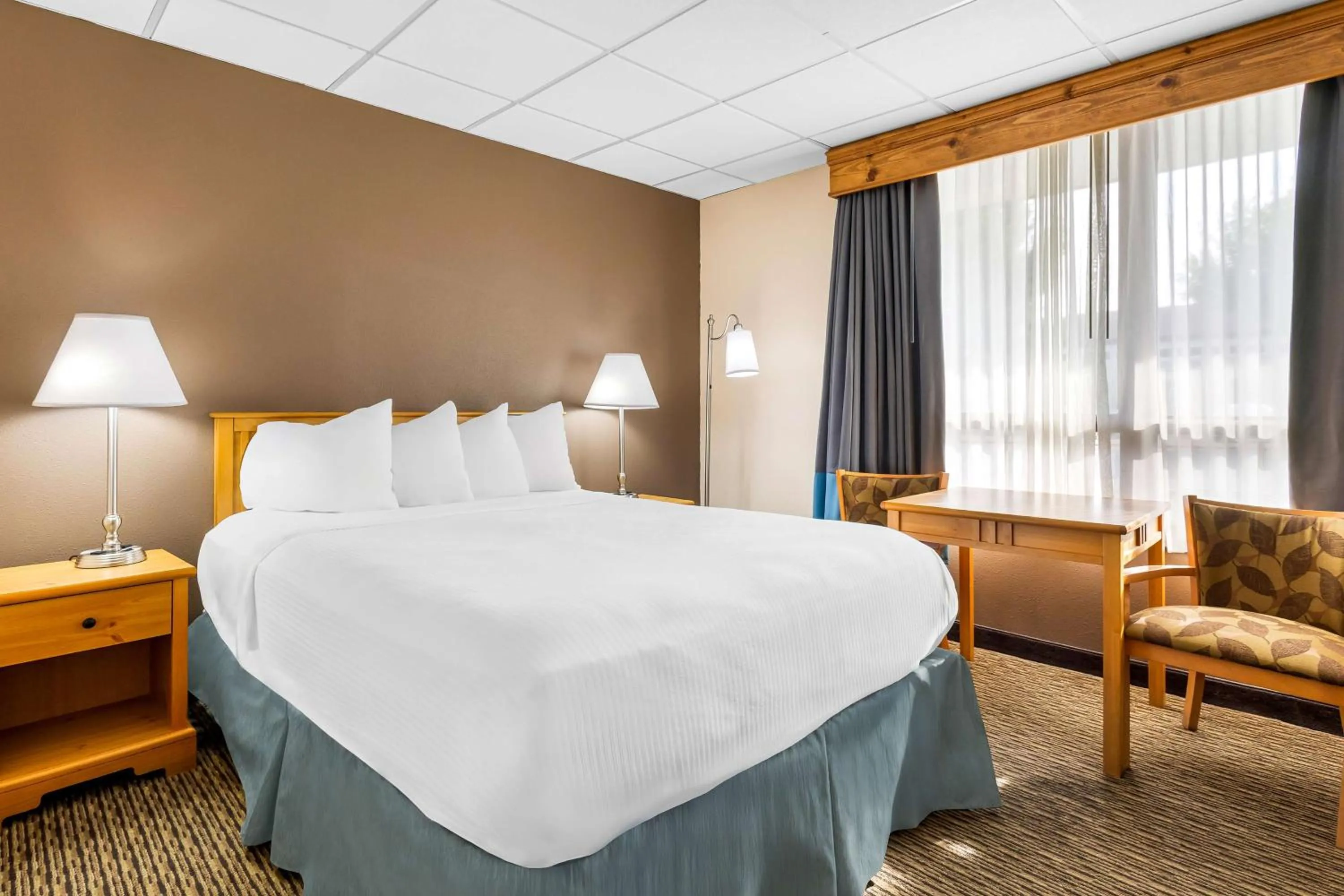 Two-Bedroom Queen Suite with Queen Beds - Second Floor/Non-Smoking in Best Western Lee's Motor Inn