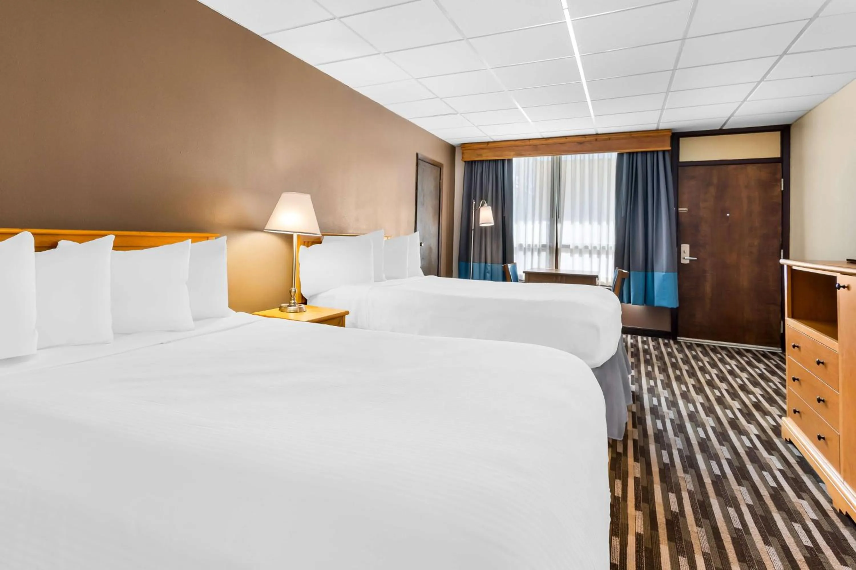 King Suite - Ground Floor/Non-Smoking in Best Western Lee's Motor Inn