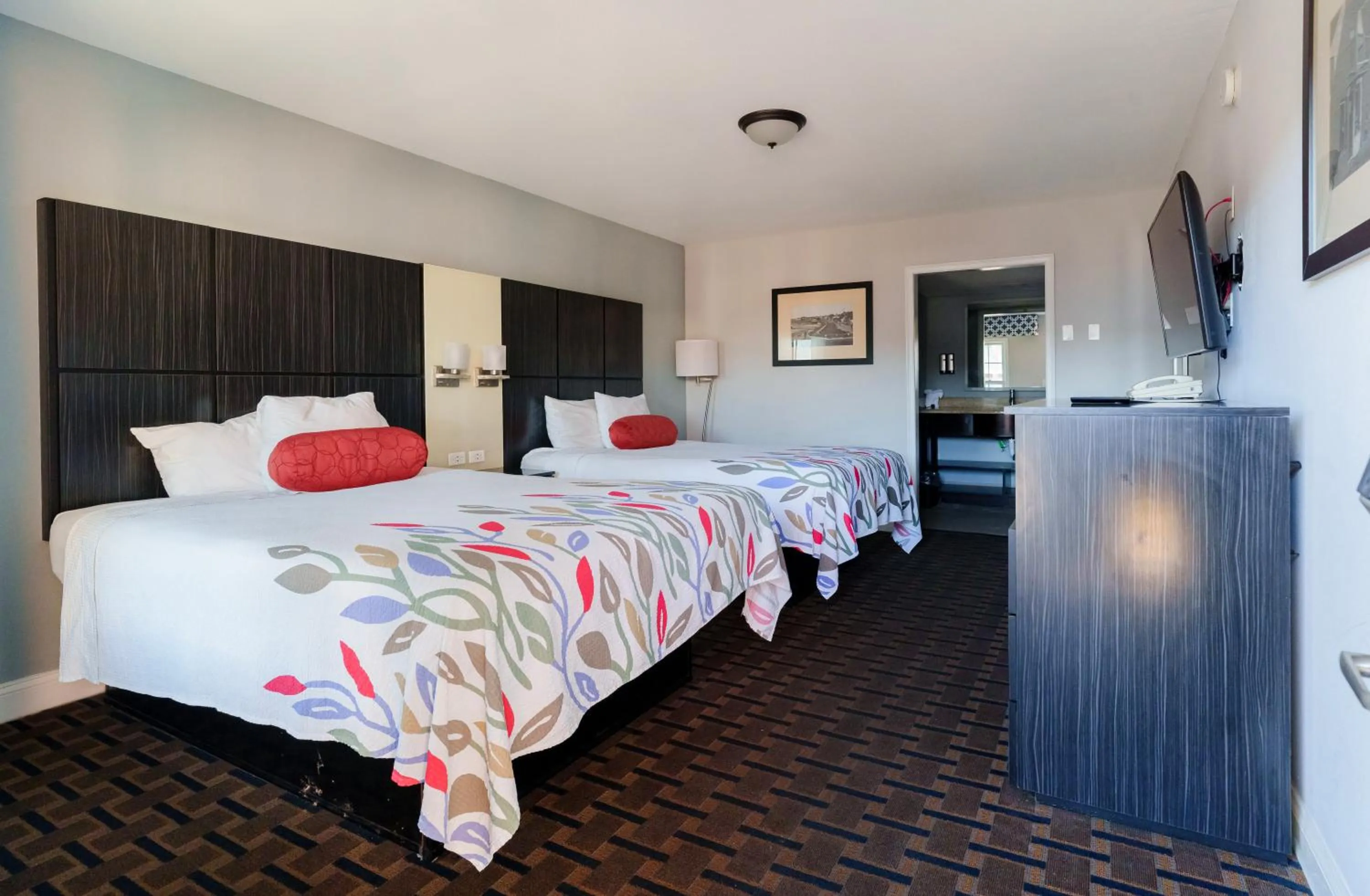 Queen Room with Two Queen Beds - Non-Smoking in San Marco Inn East - Jacksonville