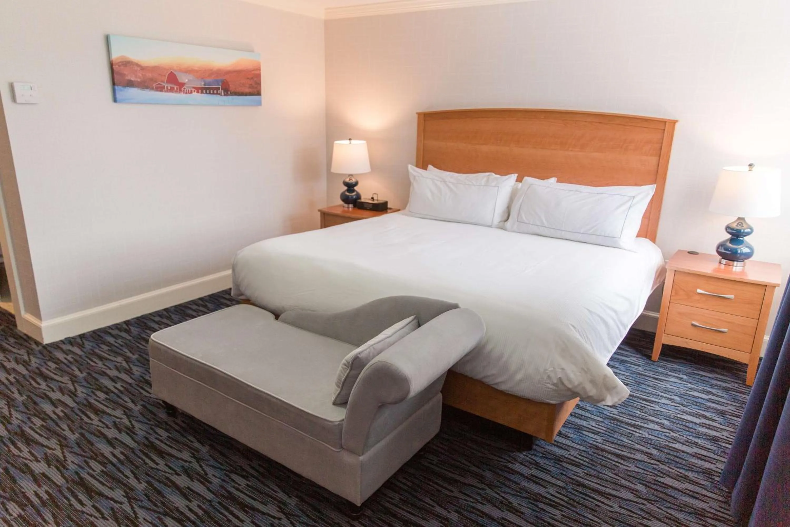 Deluxe King Room in Capitol Plaza Hotel Montpelier Tapestry Collection by Hilton