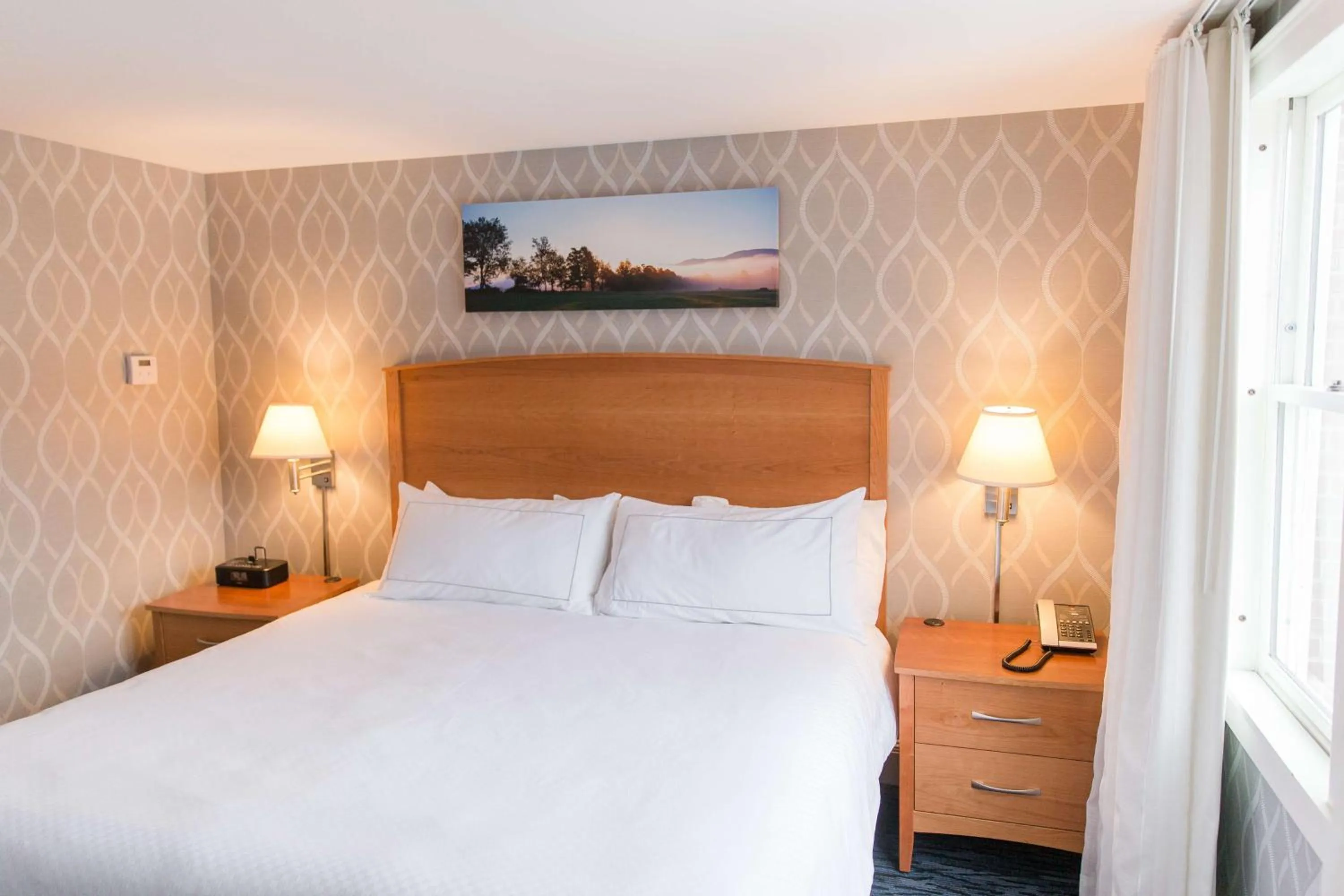 One-Bedroom King Suite in Capitol Plaza Hotel Montpelier Tapestry Collection by Hilton