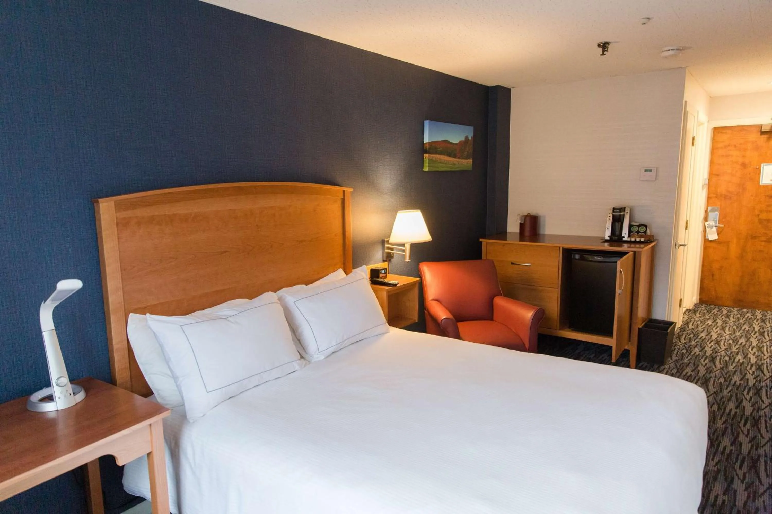 Queen Room in Capitol Plaza Hotel Montpelier Tapestry Collection by Hilton