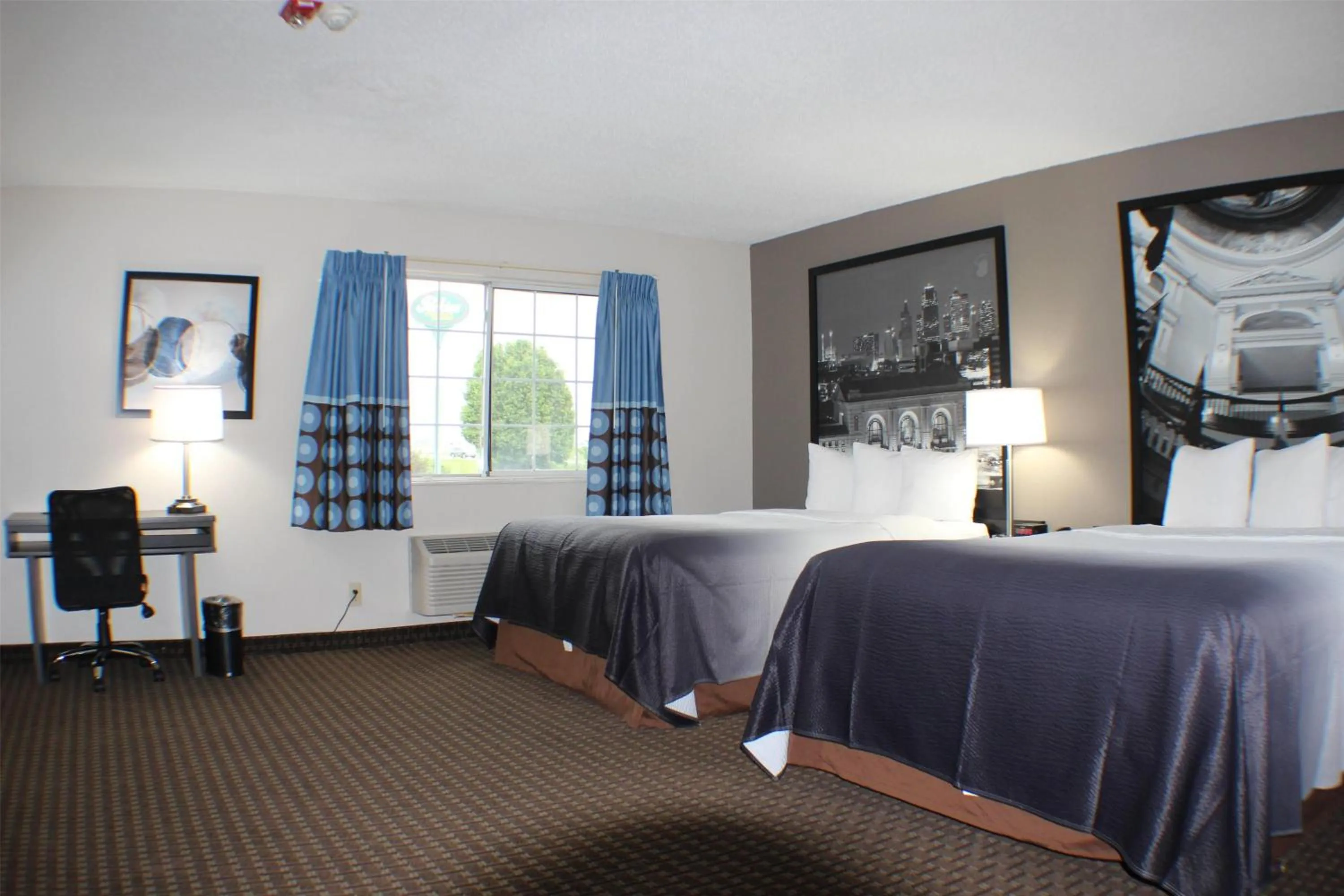 Deluxe Queen Room with Two Queen Beds - Non-Smoking in Super 8 by Wyndham Gardner