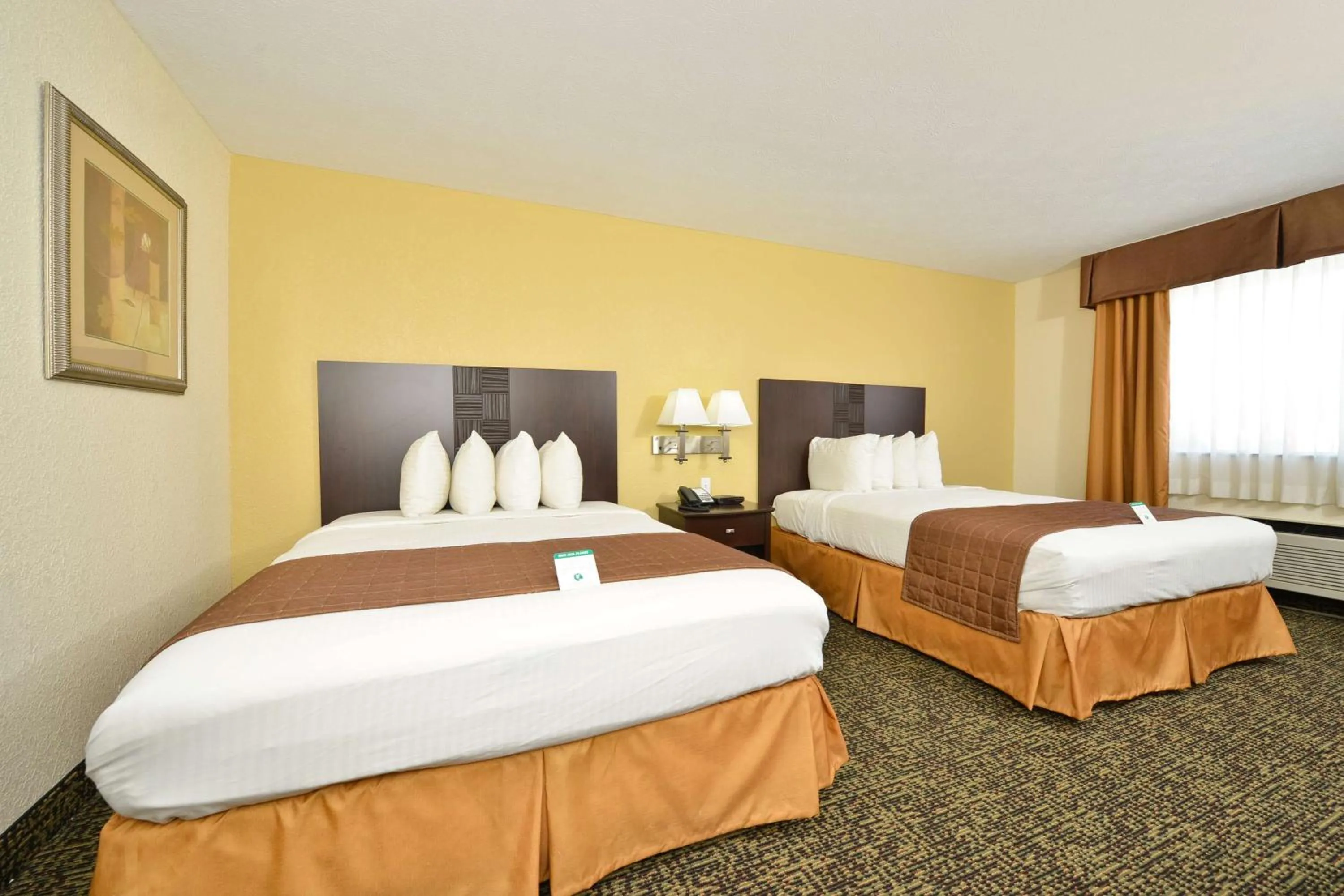 Queen Room with Two Queen Beds - Non-Smoking in Best Western Elyria