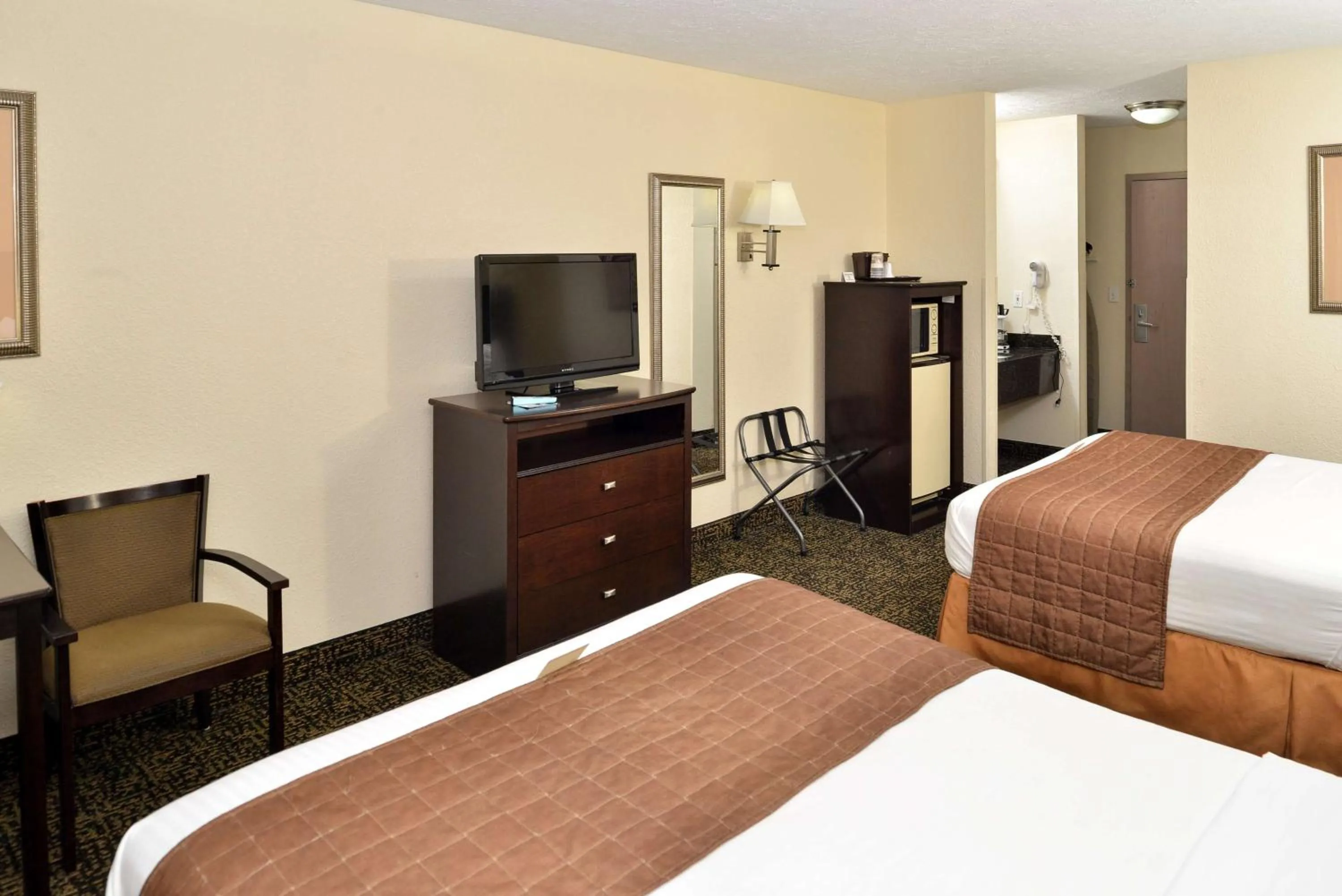 Two-Bedroom Suite - Non-Smoking in Best Western Elyria