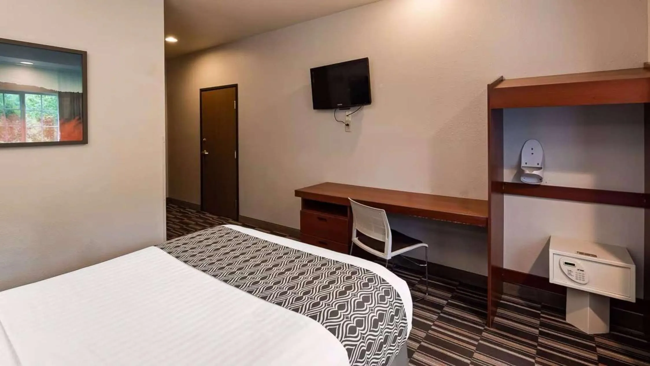 Accessible Queen Roll-In Shower in Sonesta Essential Morgantown