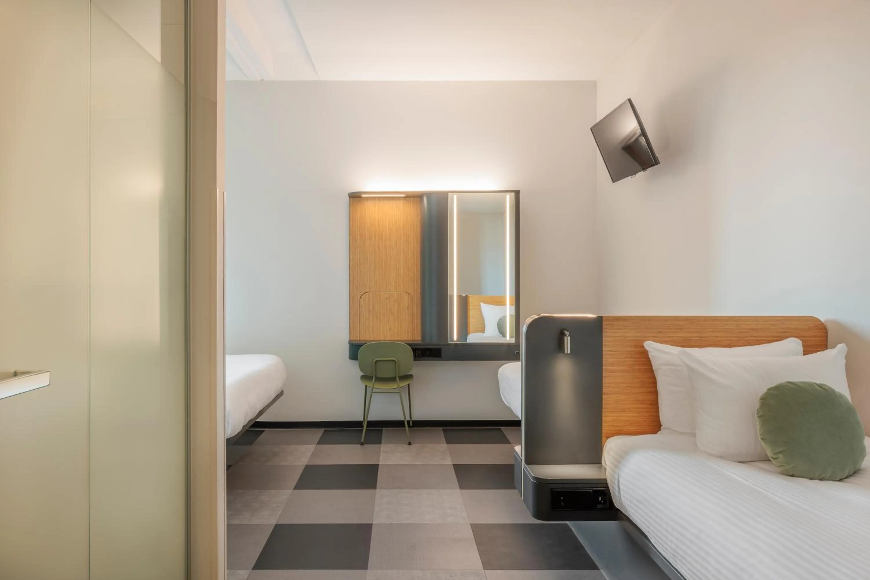 Quadruple Room - Disability Access in Maxhotel Amsterdam Airport Schiphol - Recently Renovated