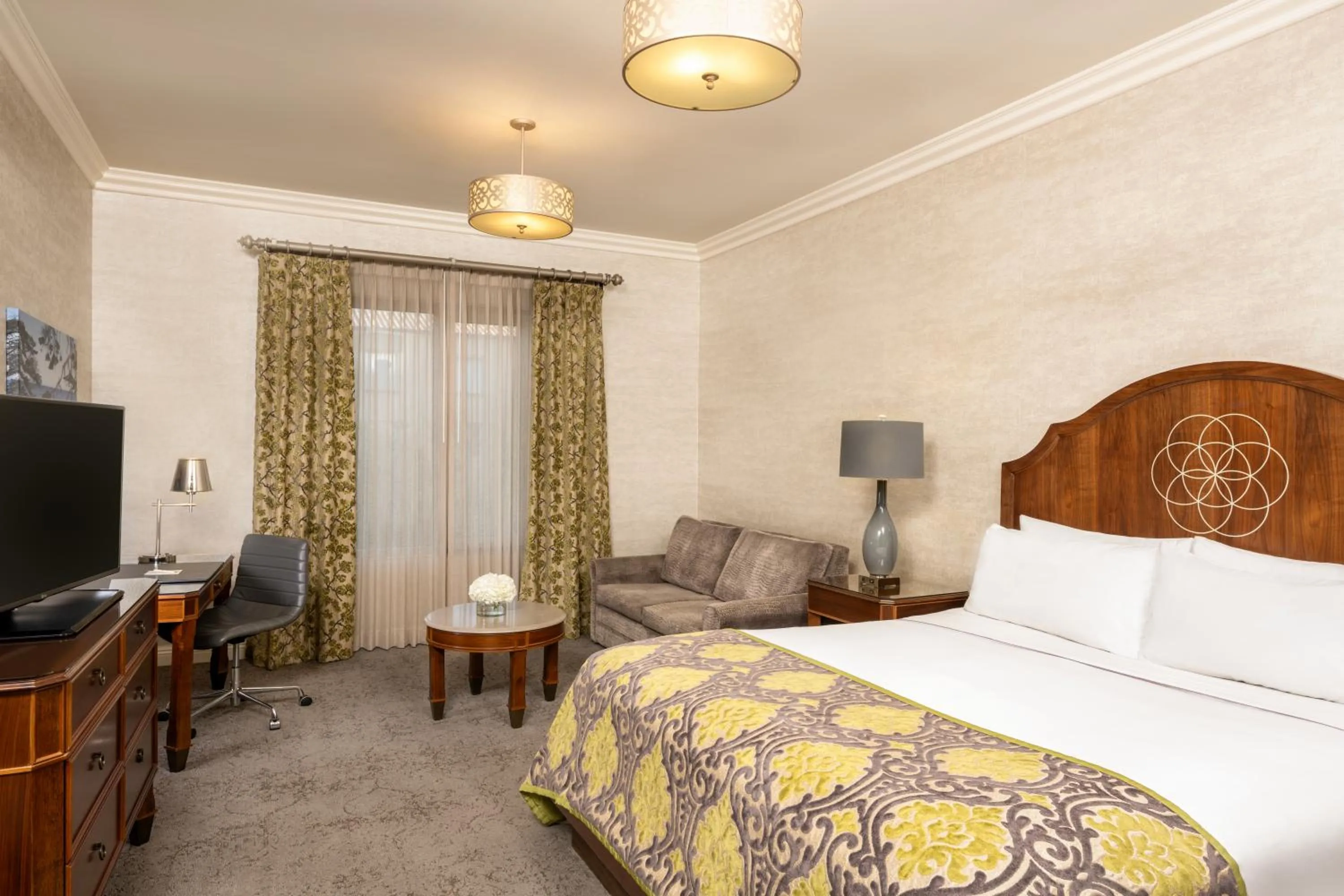 Deluxe King with Sofabed in Allegretto Vineyard Resort Paso Robles