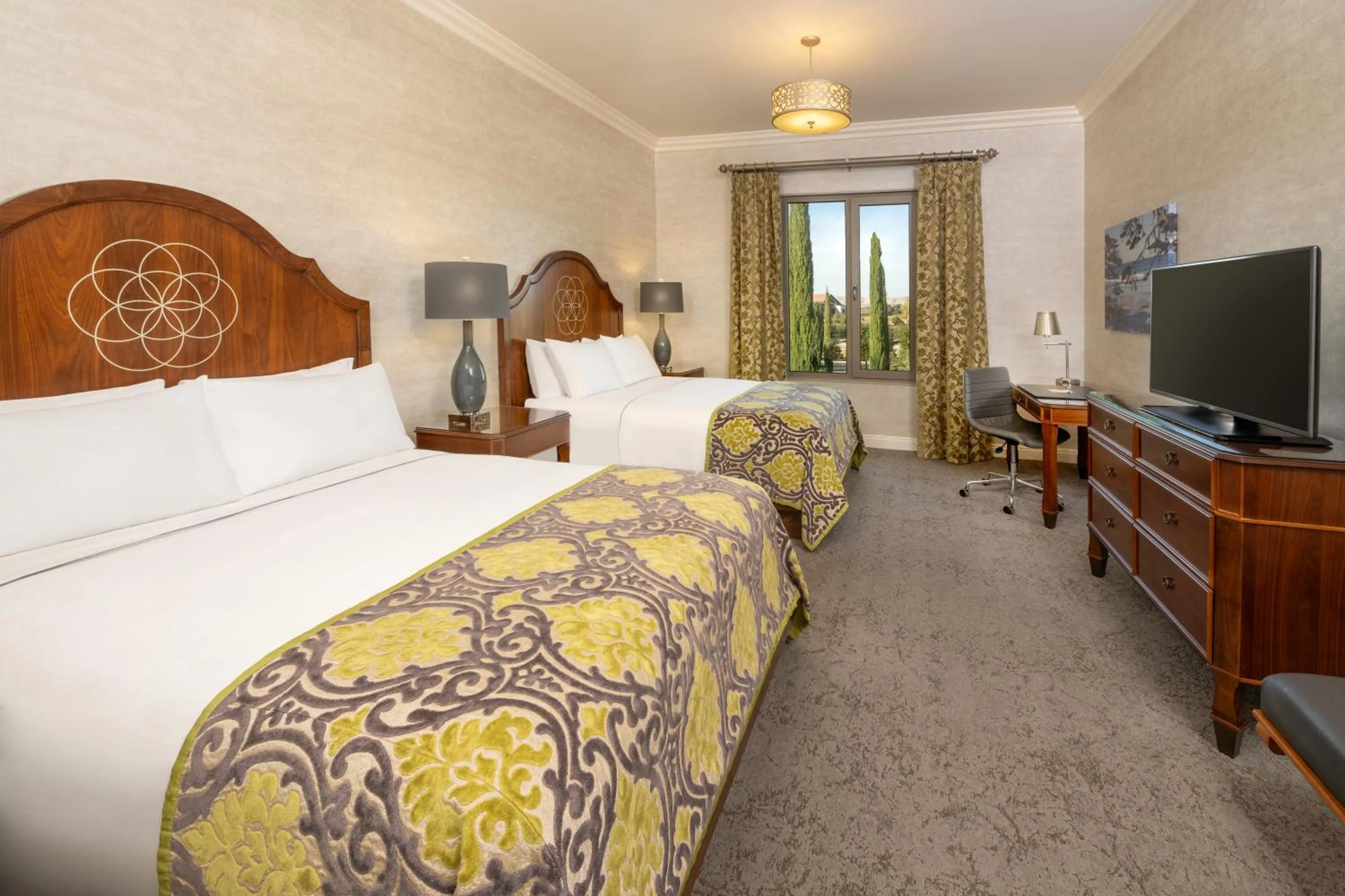 Superior Queen Room in Allegretto Vineyard Resort Paso Robles