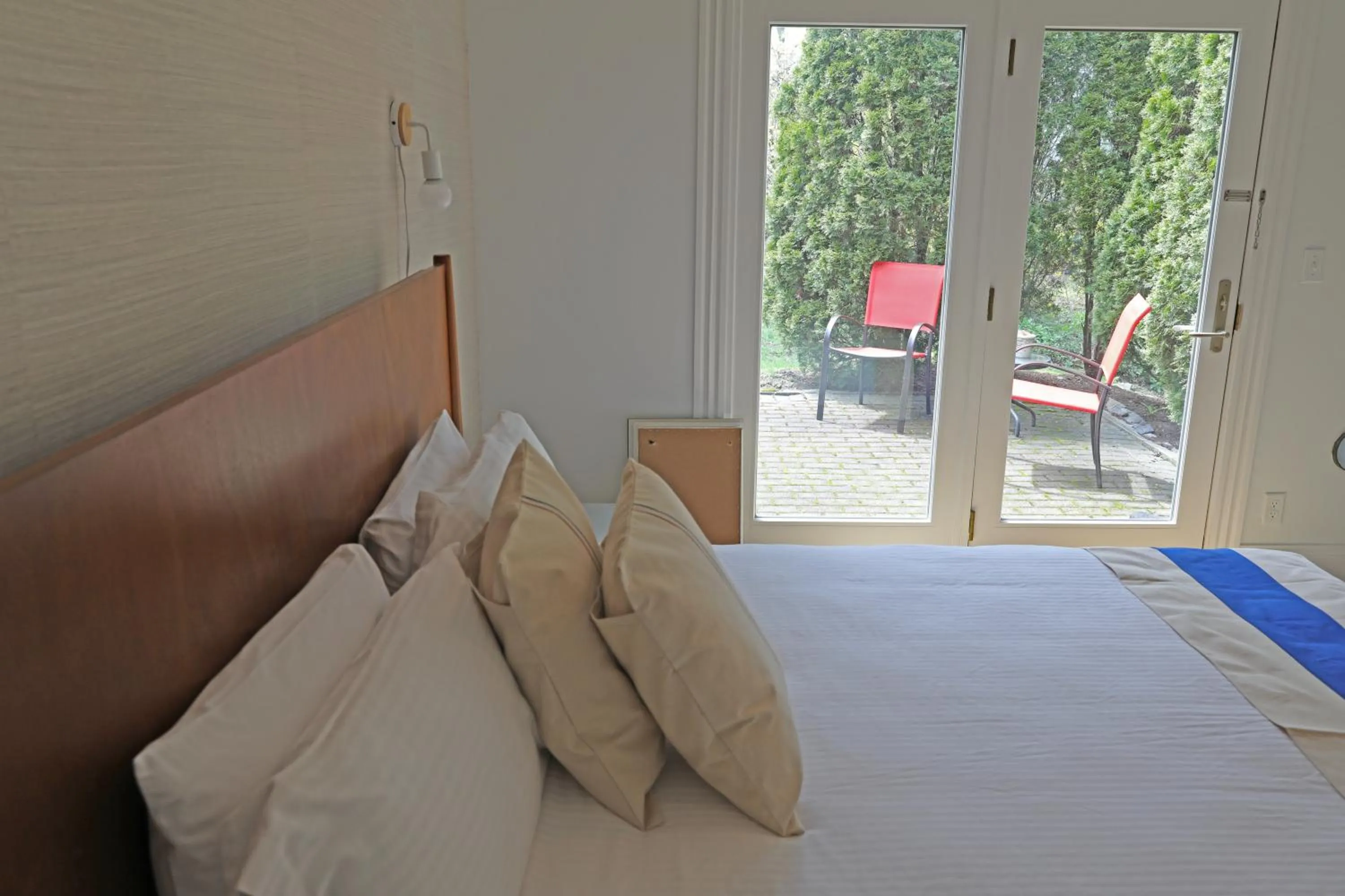 King Room with Balcony in The Hotel Marblehead