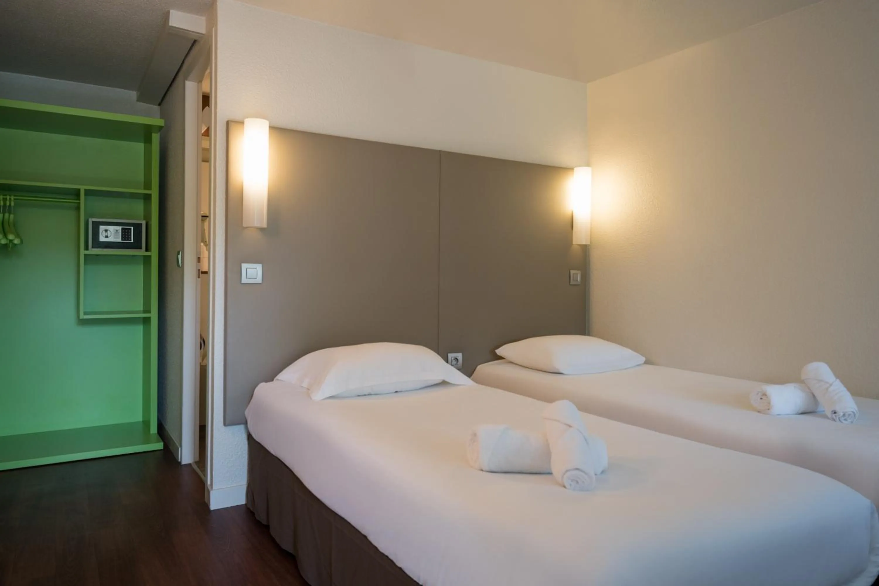 Superior Twin Room in The Originals Access, Hôtel Foix