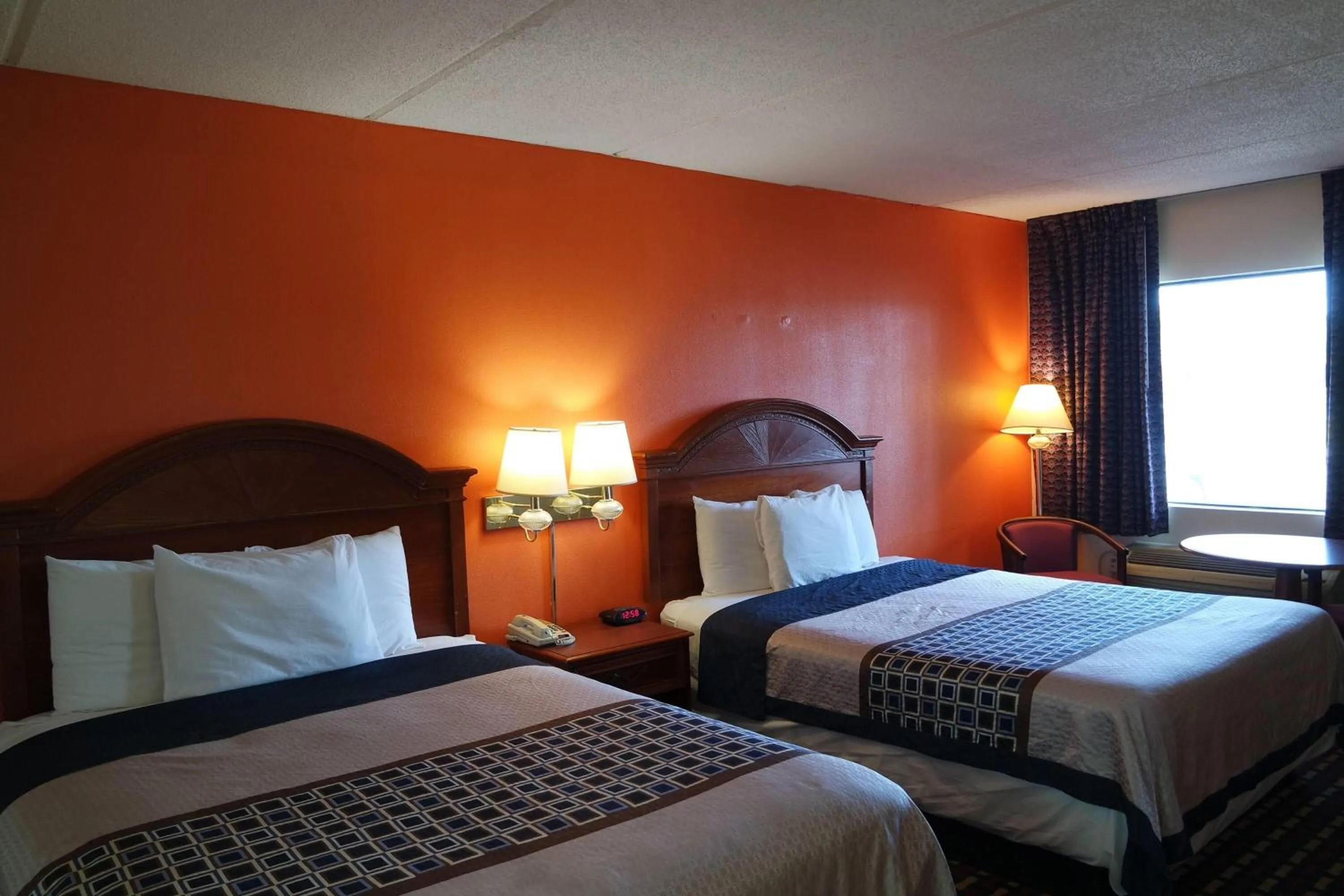 Double Room with Two Double Beds - Smoking in Howard Johnson by Wyndham Perry GA