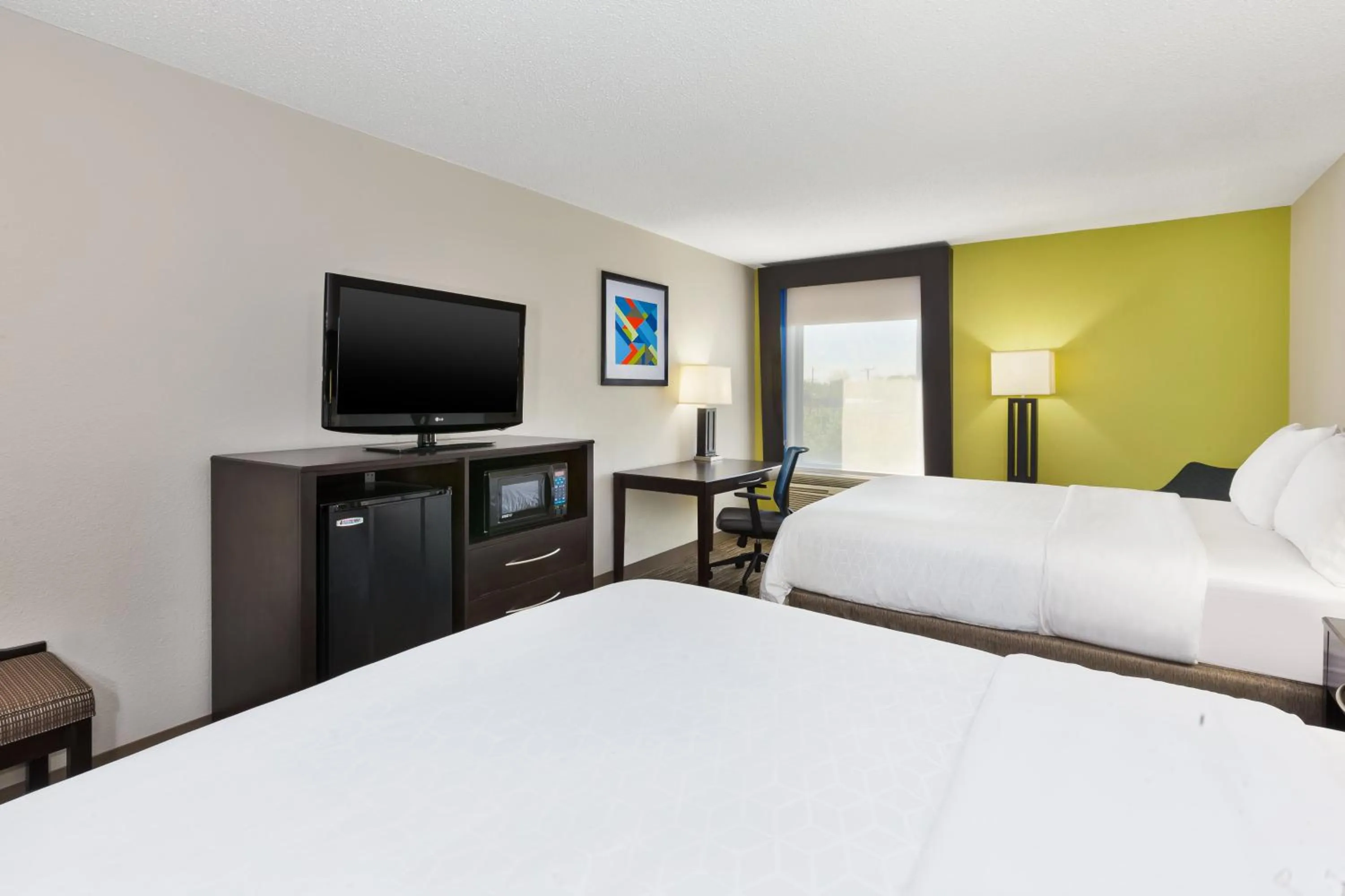 Standard Queen Room with Two Queen Beds in Holiday Inn Express Chillicothe East by IHG