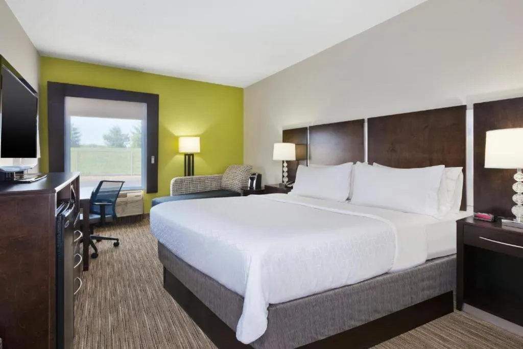Standard Room in Holiday Inn Express Chillicothe East by IHG