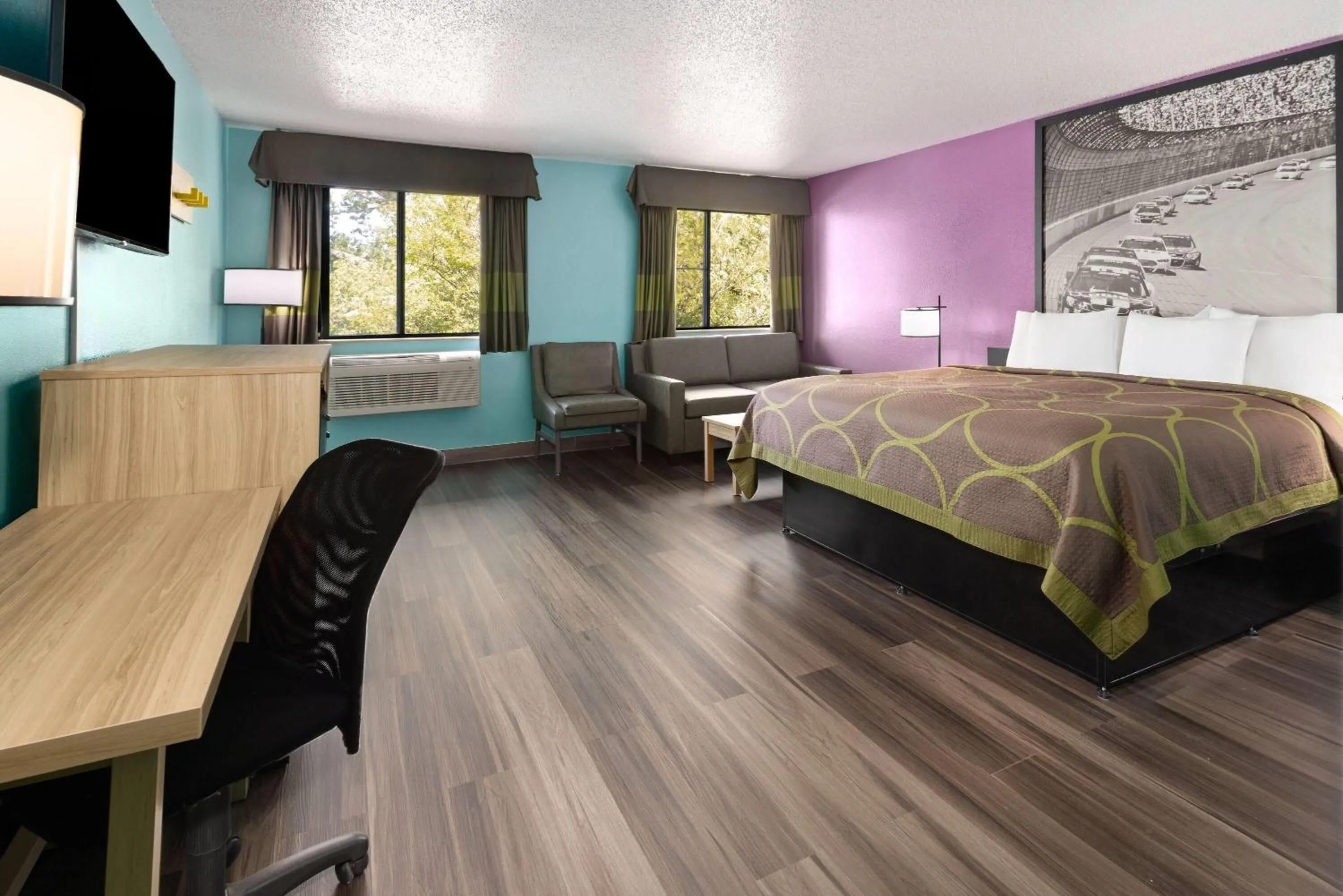 King Room -Smoking in Super 8 by Wyndham South Boston VA