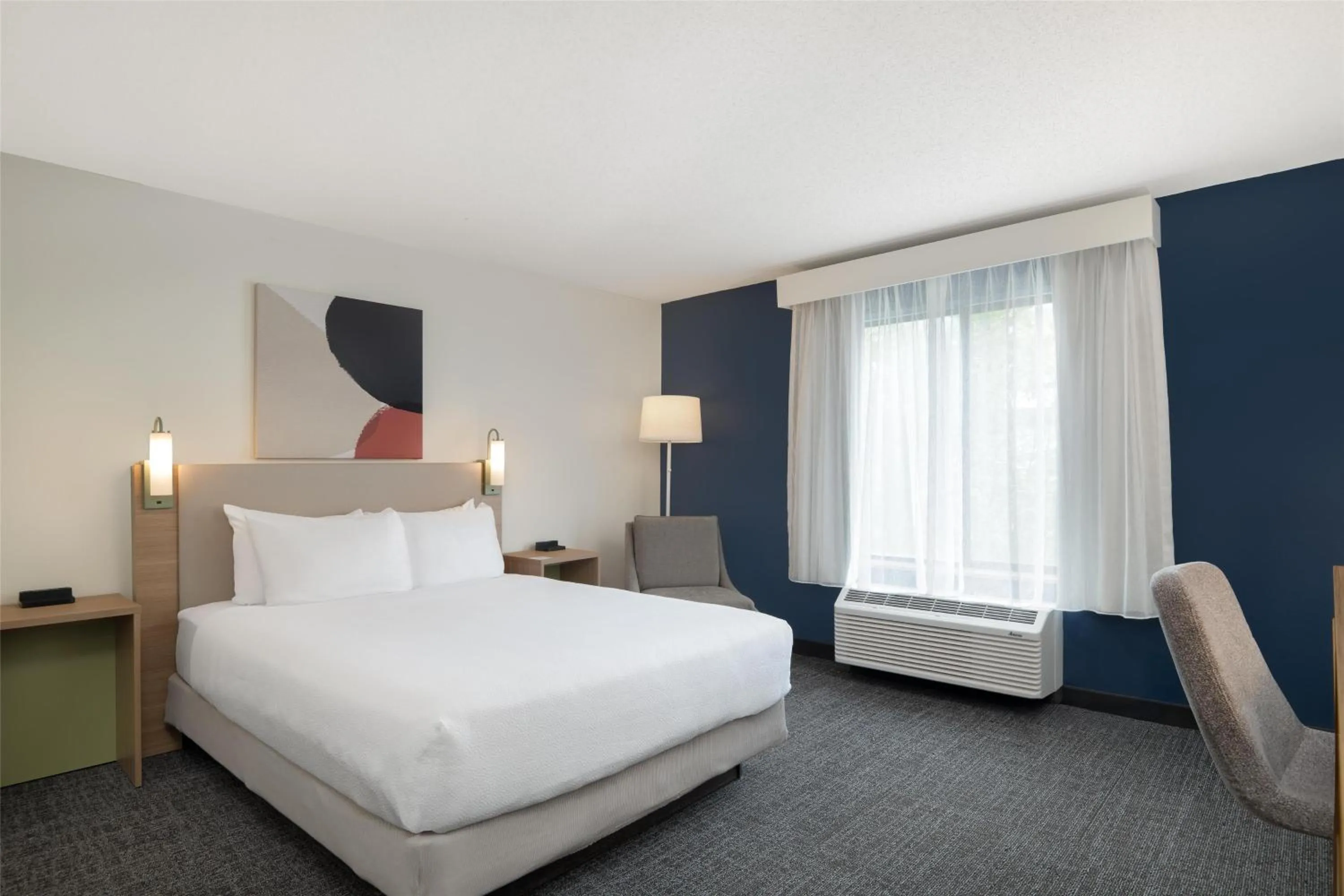 Queen Room in Spark By Hilton Smithfield I-95