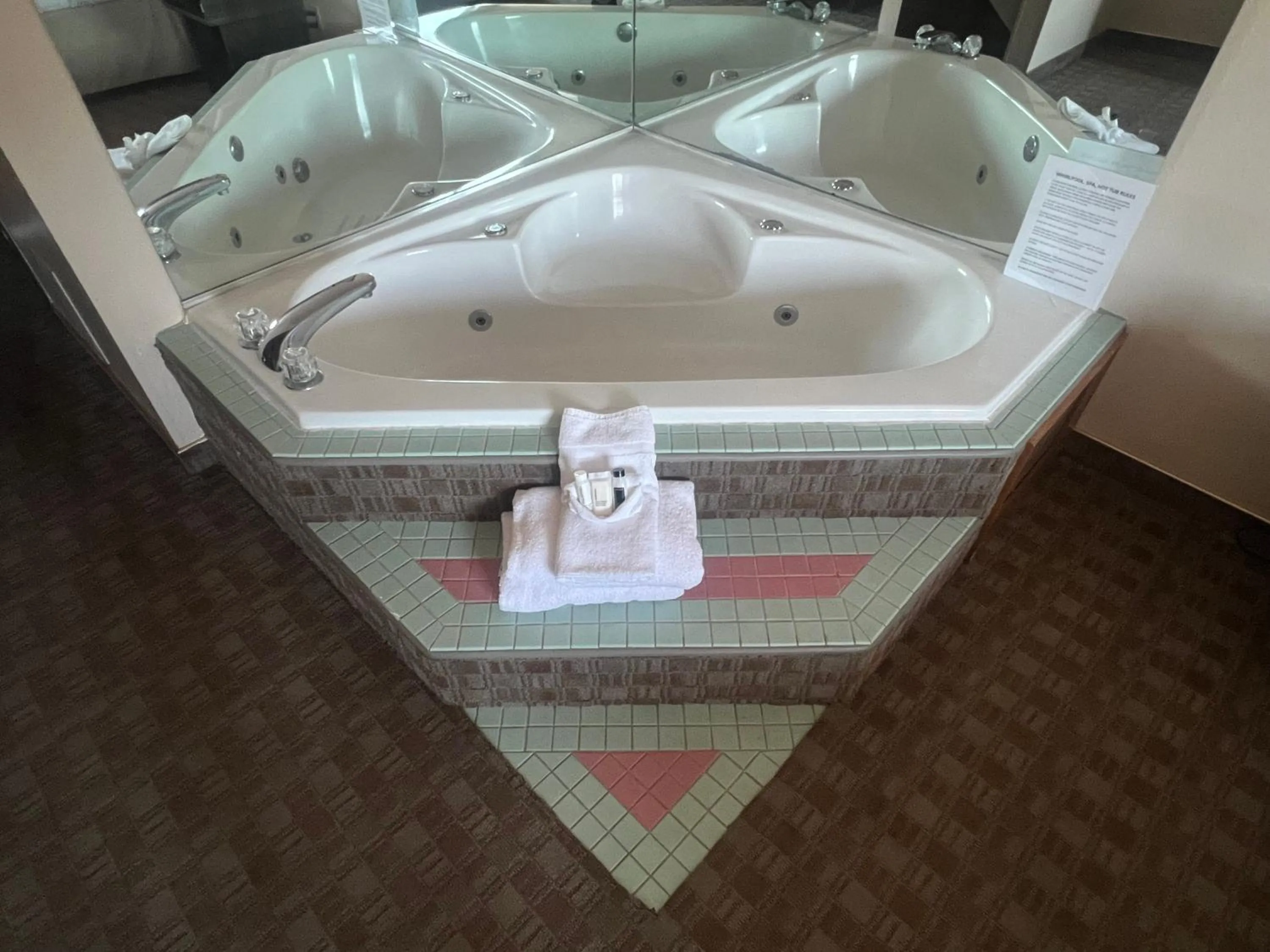 Queen Suite - Non-Smoking in Super 8 by Wyndham Sturgis