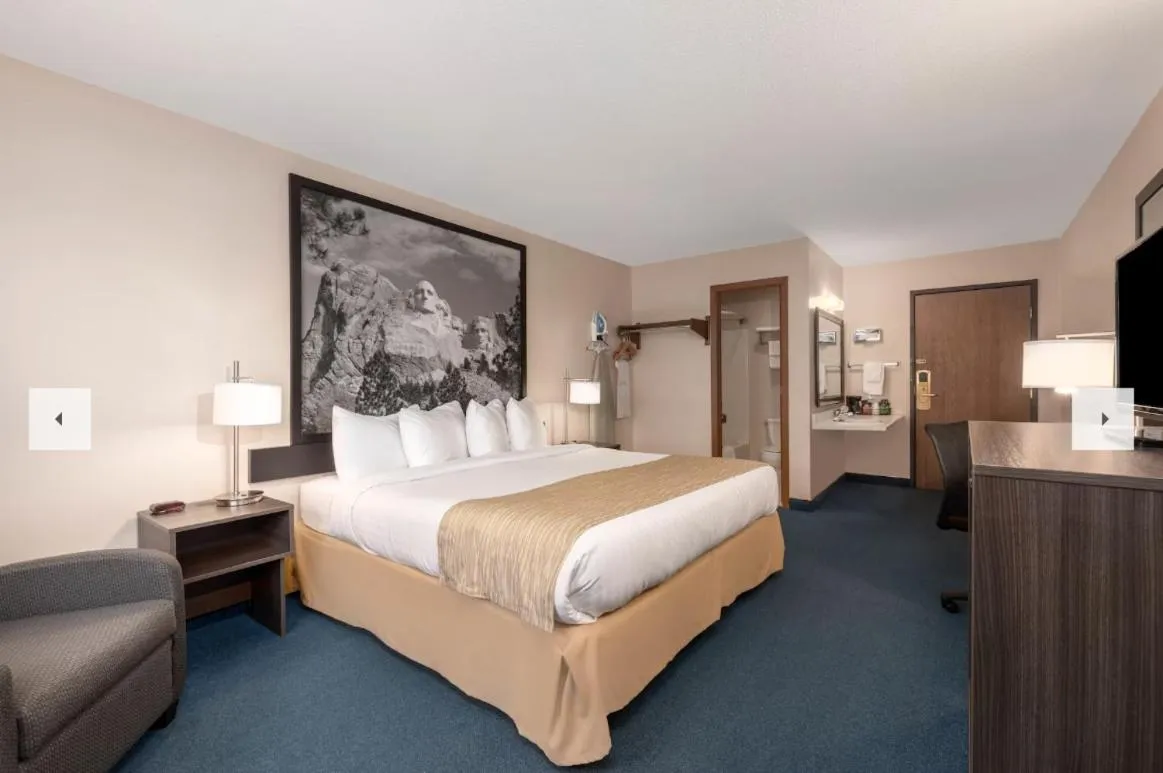 King Room - Non-Smoking in Super 8 by Wyndham Sturgis