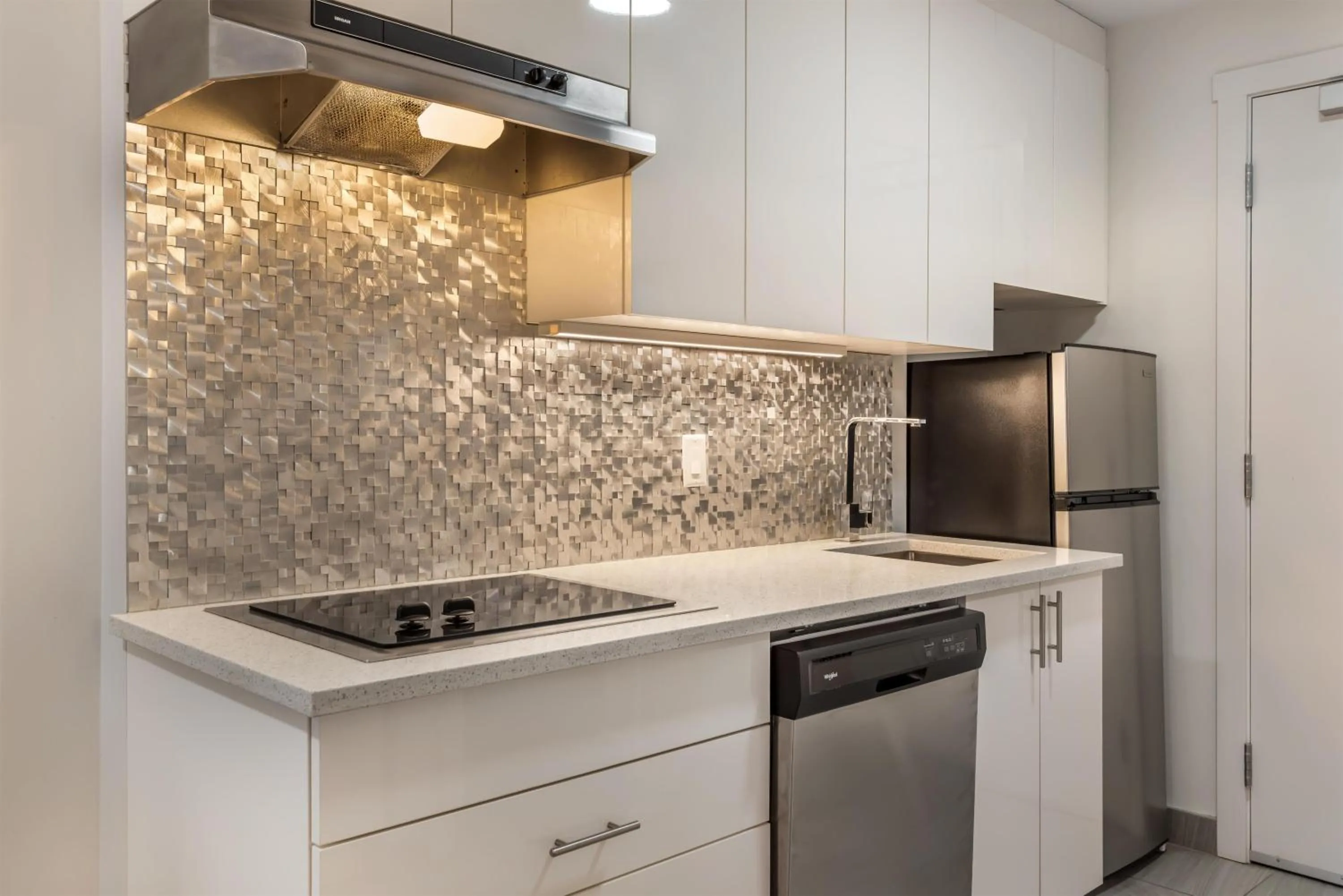 Queen Room with Two Queen Beds and Kitchenette - Non-Smoking in Executive Residency by Best Western Calgary City View North