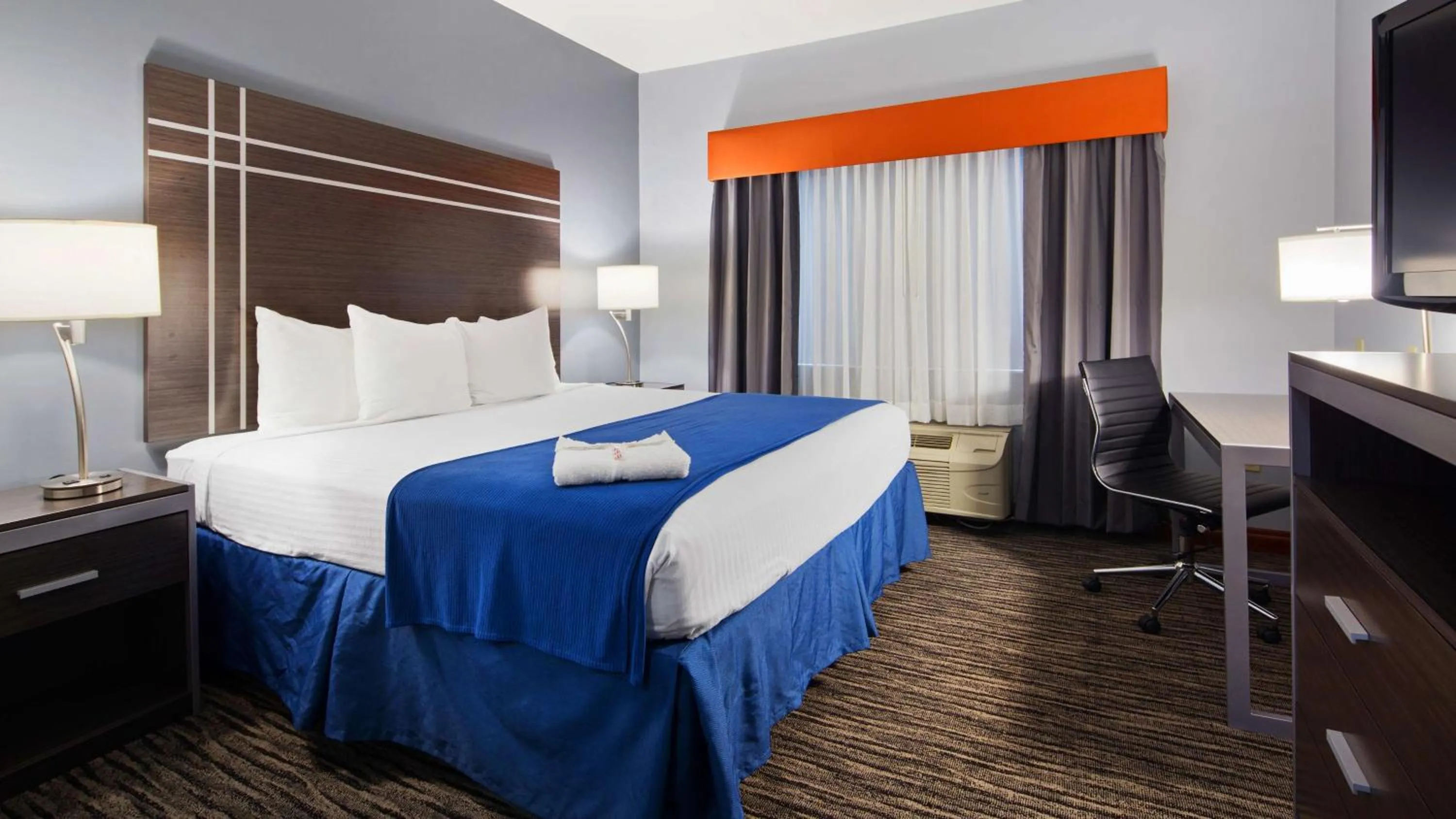 King Room with Sofa Bed - Non-Smoking in Best Western Elkhart Inn & Suites