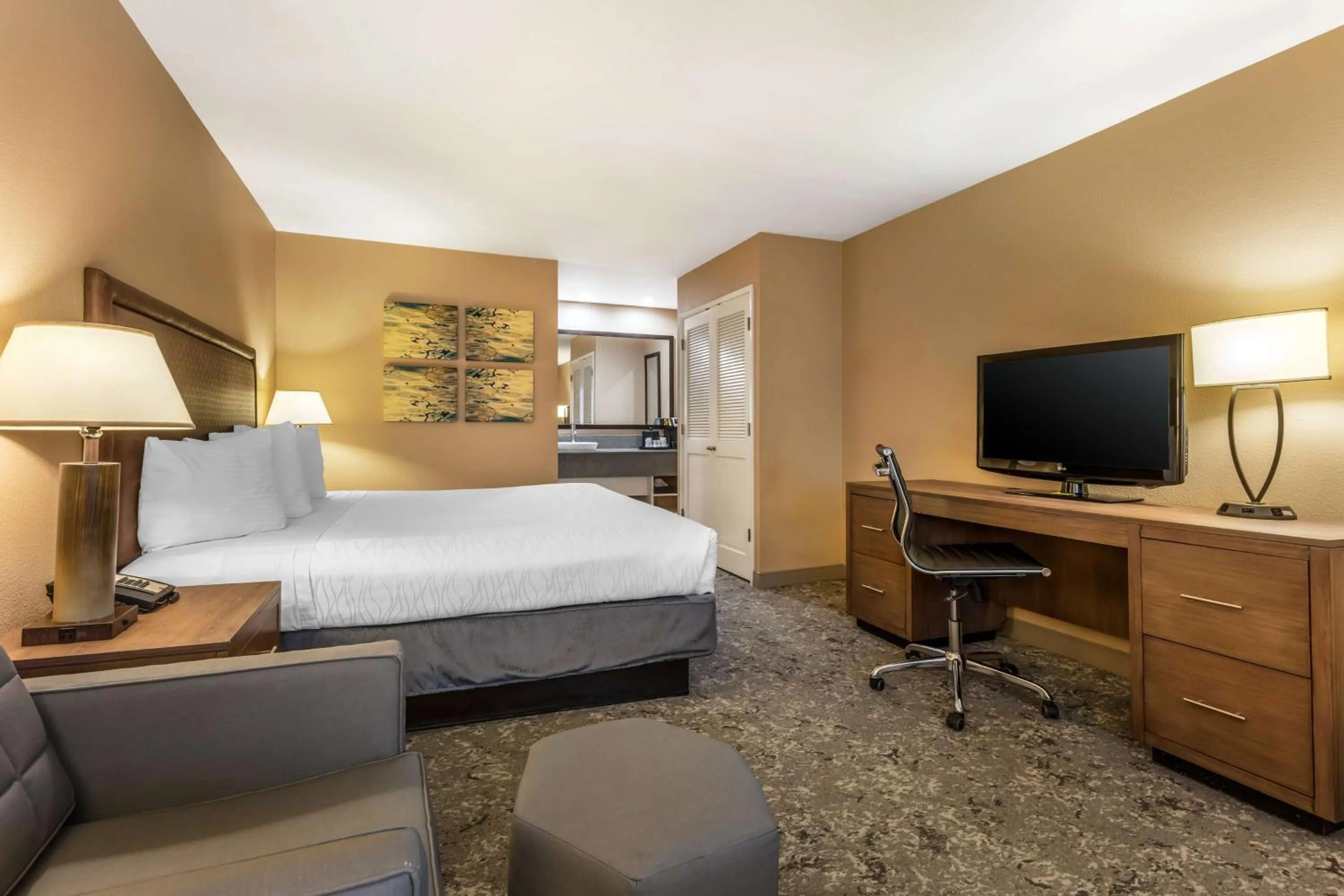 Junior Suite - Non Smoking in Best Western Plus Inn Scotts Valley