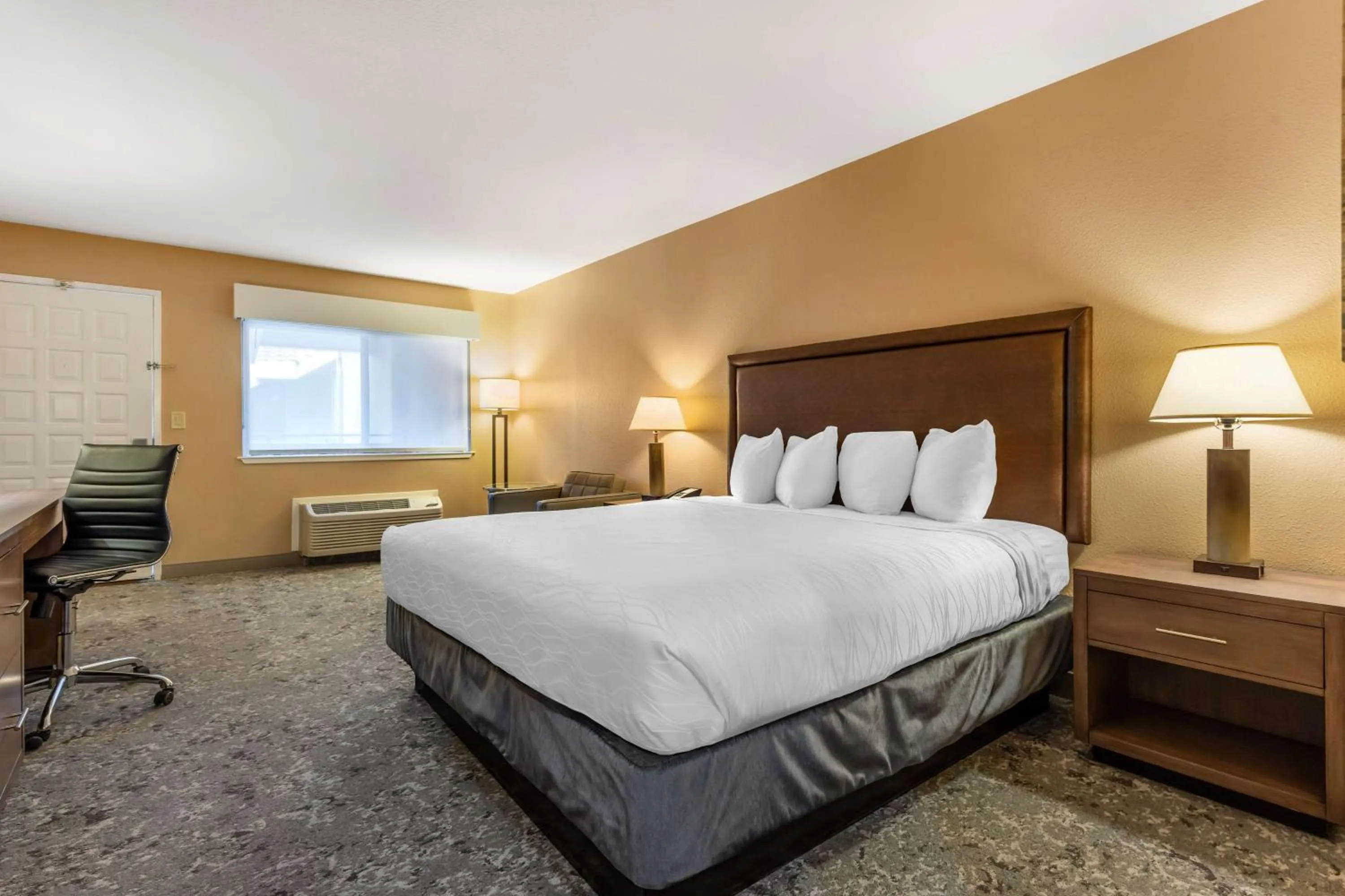 King Room - Disability Access in Best Western Plus Inn Scotts Valley