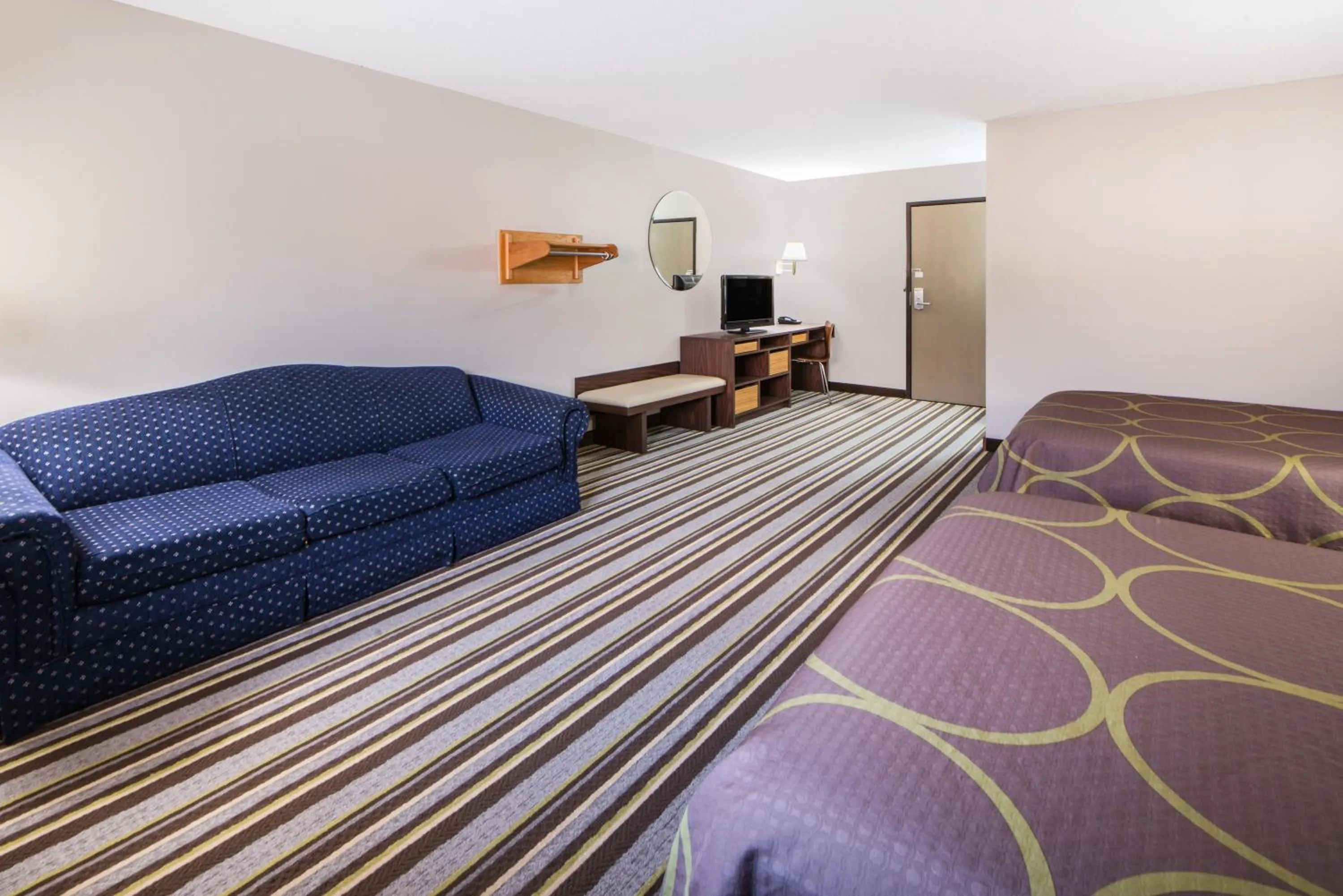 Deluxe King Suite in Super 8 by Wyndham Nevada