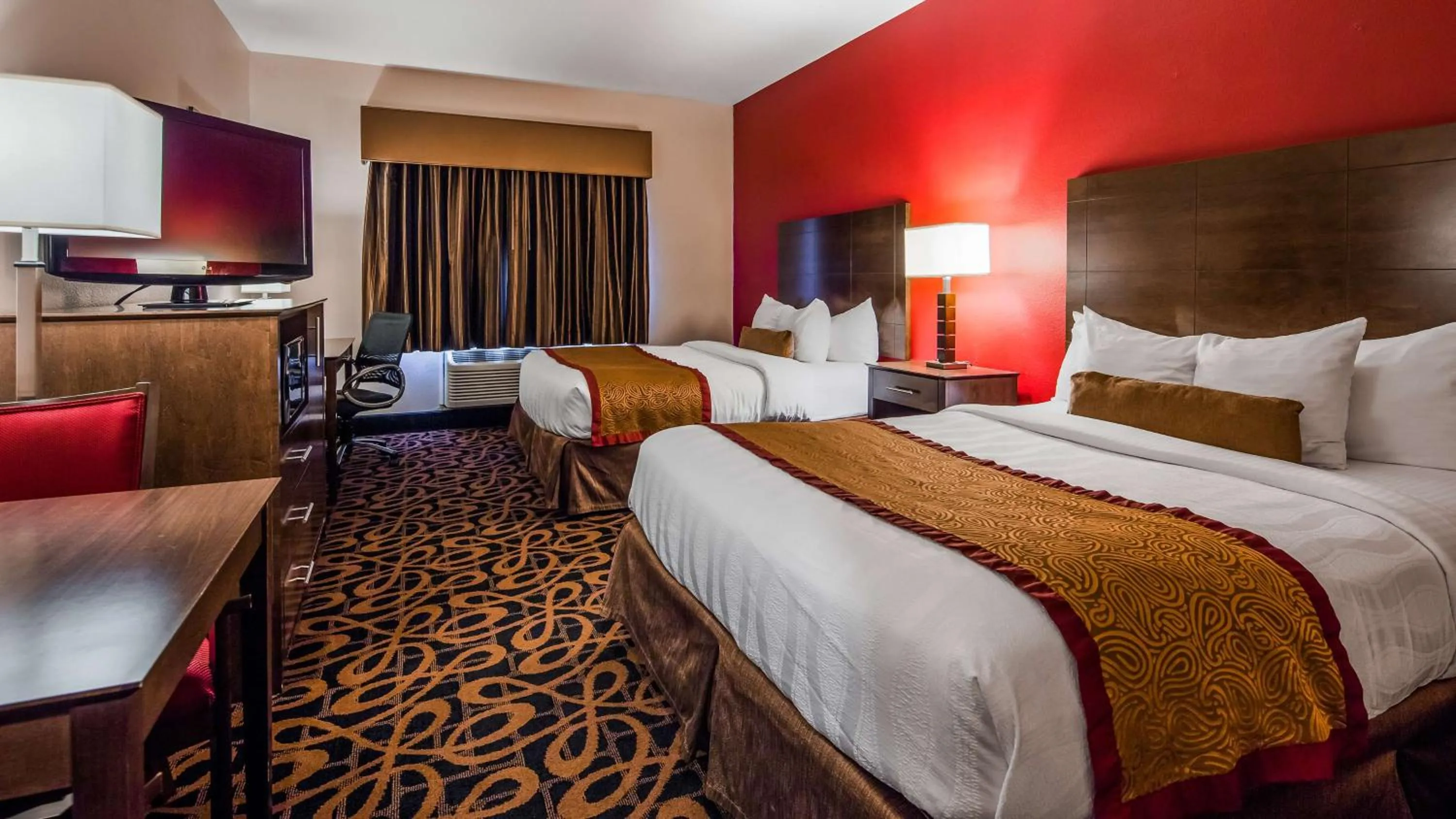 Queen Room with Two Queen Beds in Best Western Plus Brandywine Inn & Suites