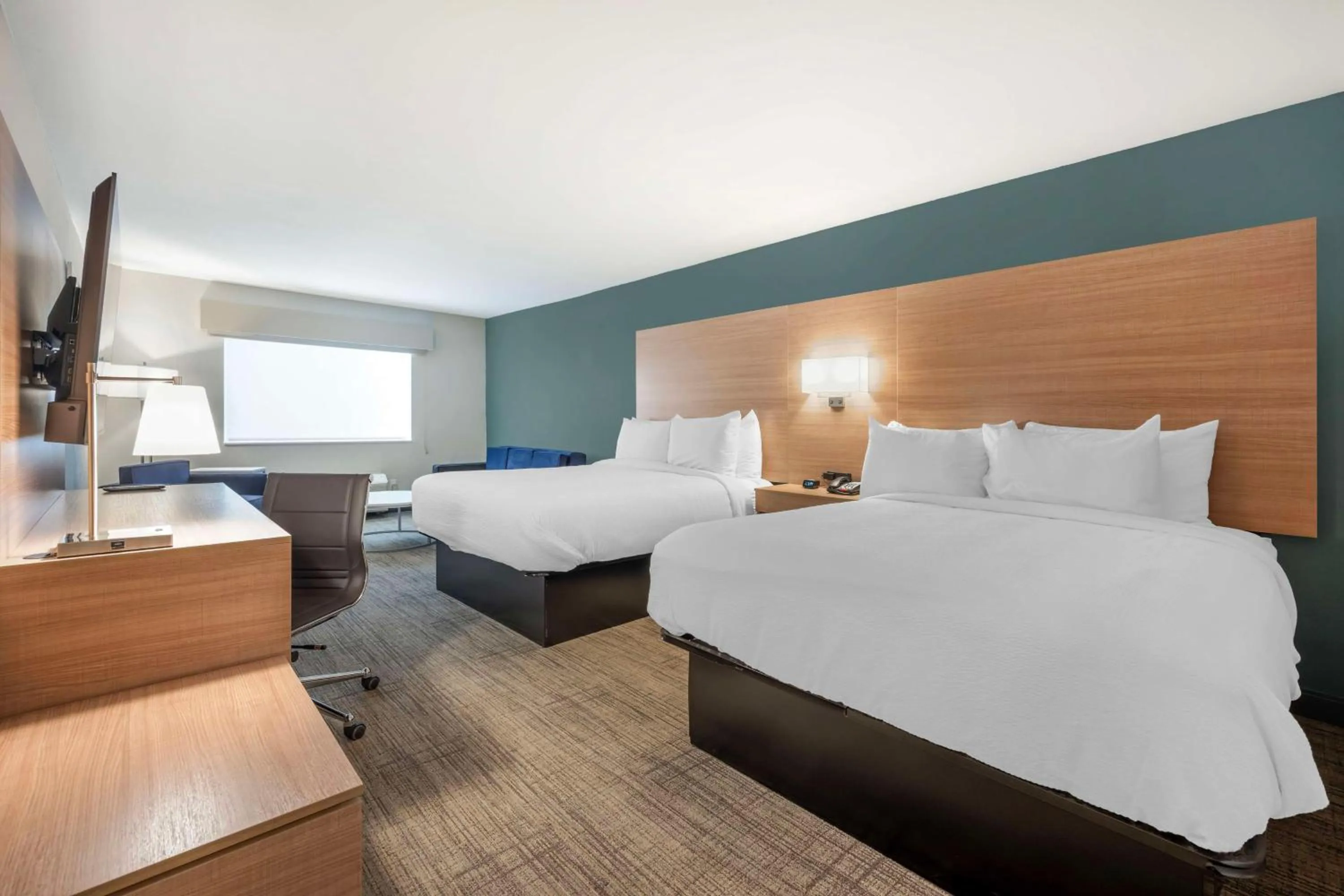 Large Queen Room with Two Queen Beds - Non-Smoking in Best Western River Cities