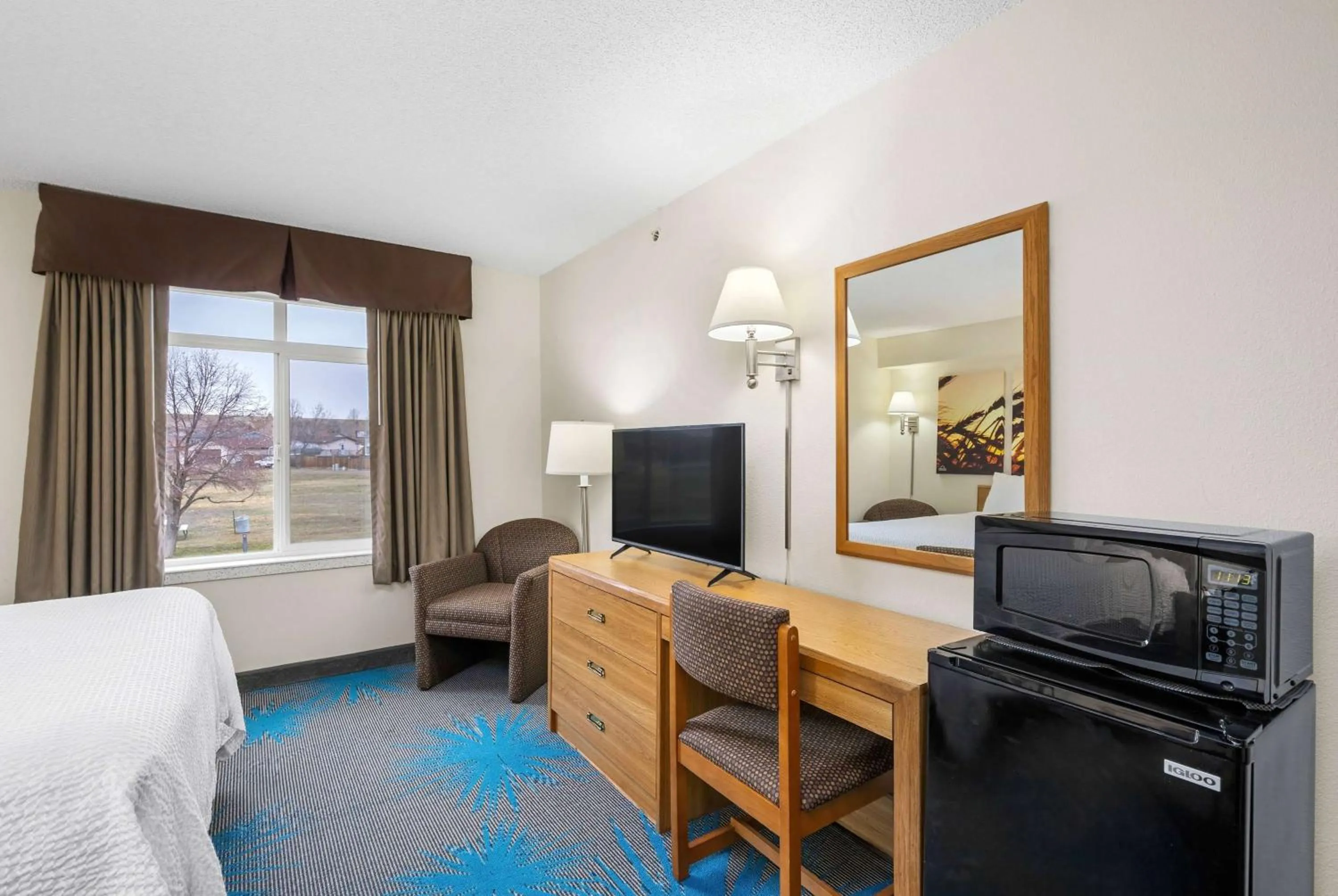 Queen Room - Mobility Access/Non-Smoking in Days Inn by Wyndham Great Falls