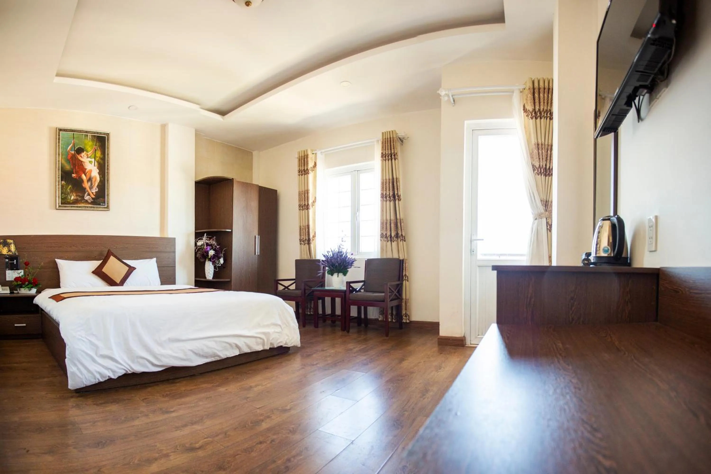 Suite with Balcony in New Hampton Suits-Tam Xuan Centre Hotel