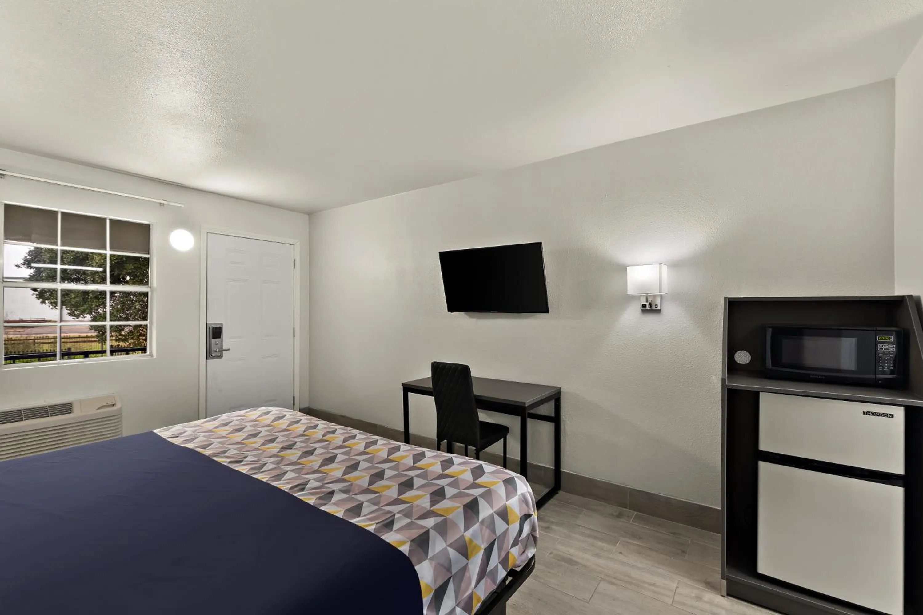 King Room - Non-Smoking in Knights Inn - Belton/Temple