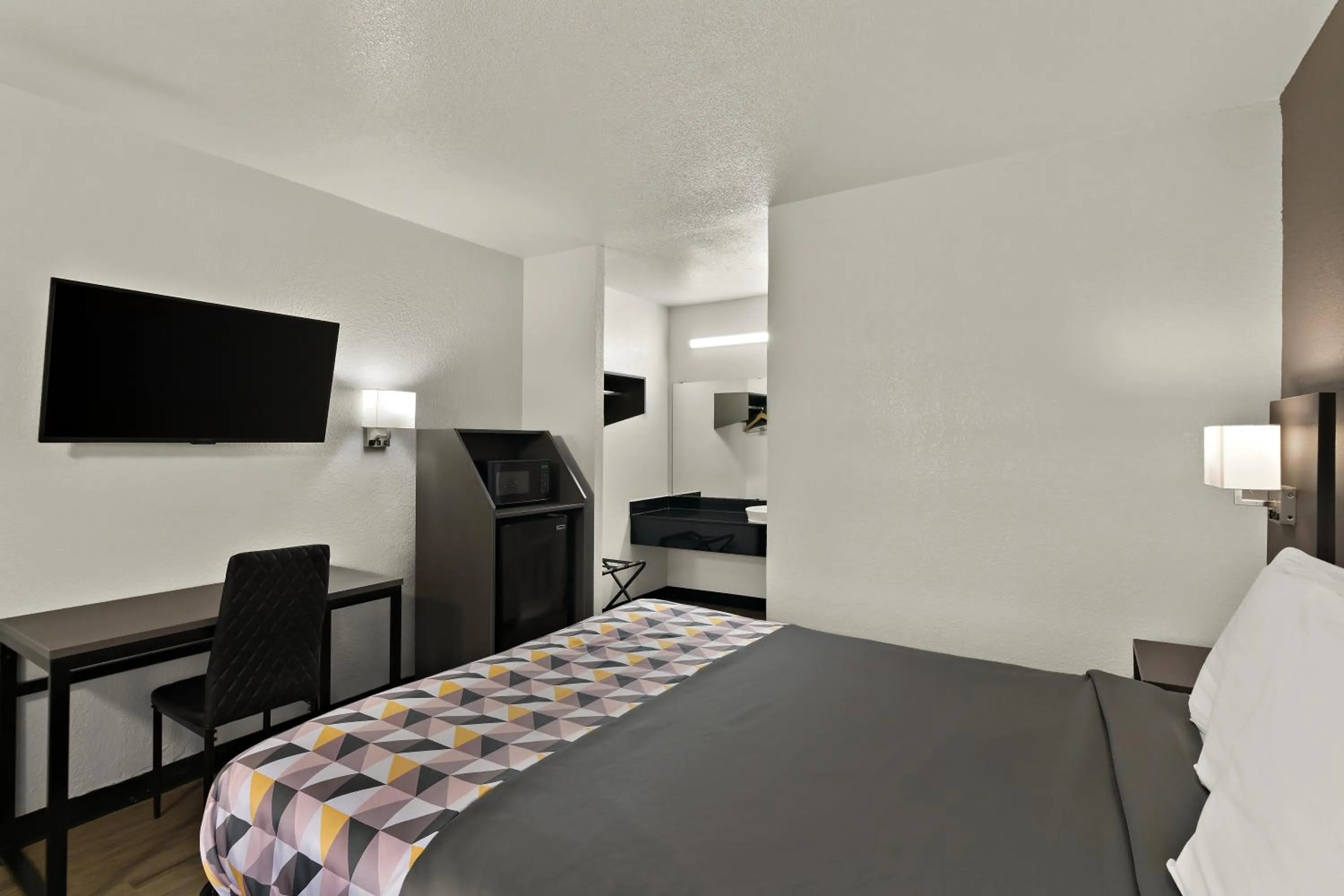 Queen Room - Non-Smoking in Knights Inn - Belton/Temple