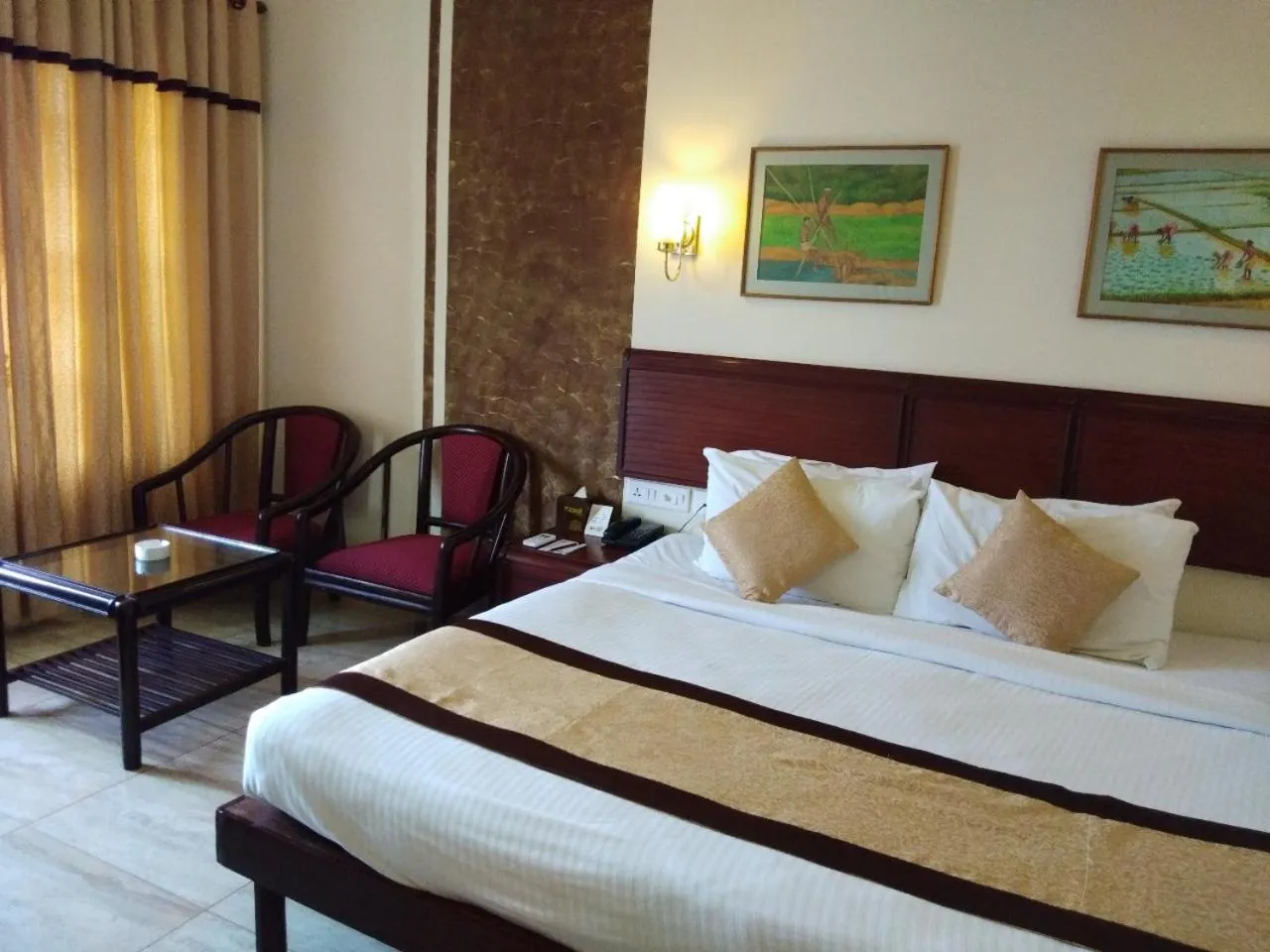 Standard King Room - single occupancy in Yuvarani Residency