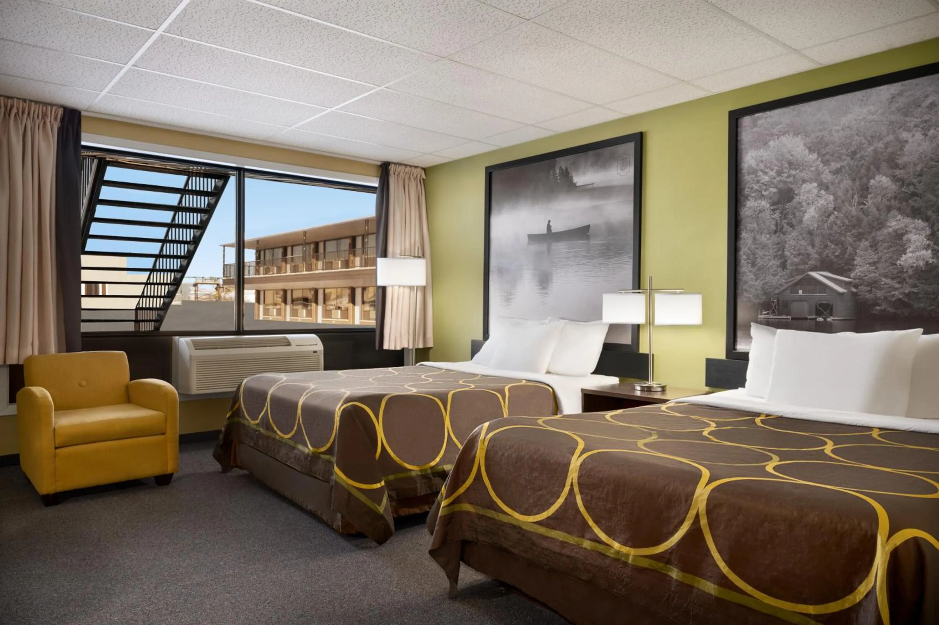 2 Queen Beds, Pet-Friendly, Second Floor, Non-Smoking in Super 8 by Wyndham Hearst ON