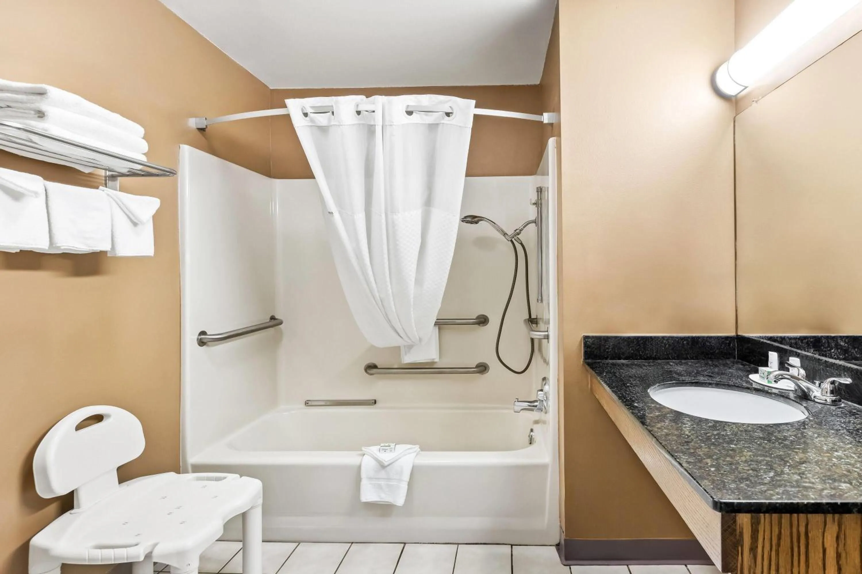 King Room - Disability Access/Non-Smoking in Baymont by Wyndham Forest City