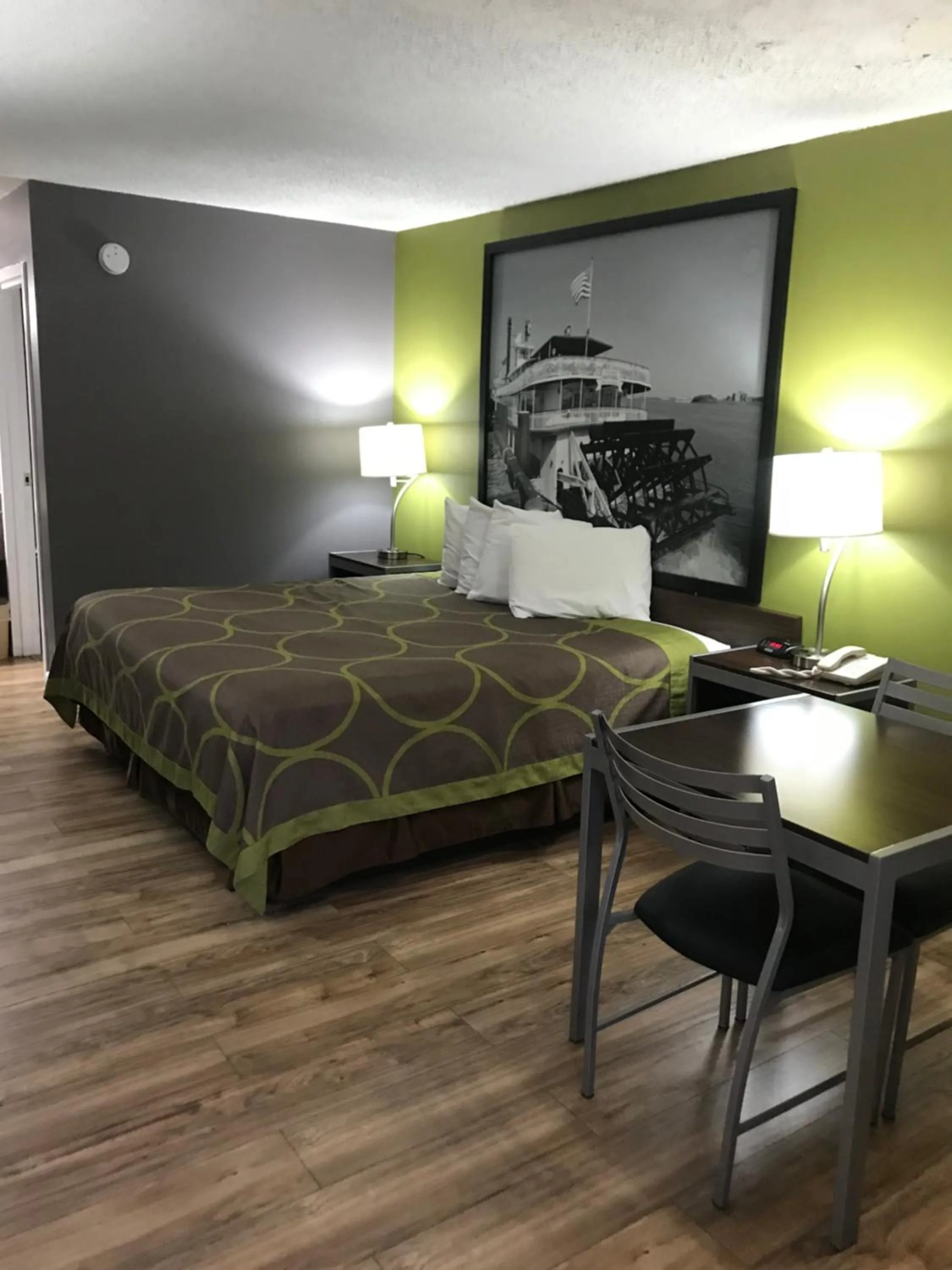 King Room - Non-Smoking in Super 8 by Wyndham Slidell