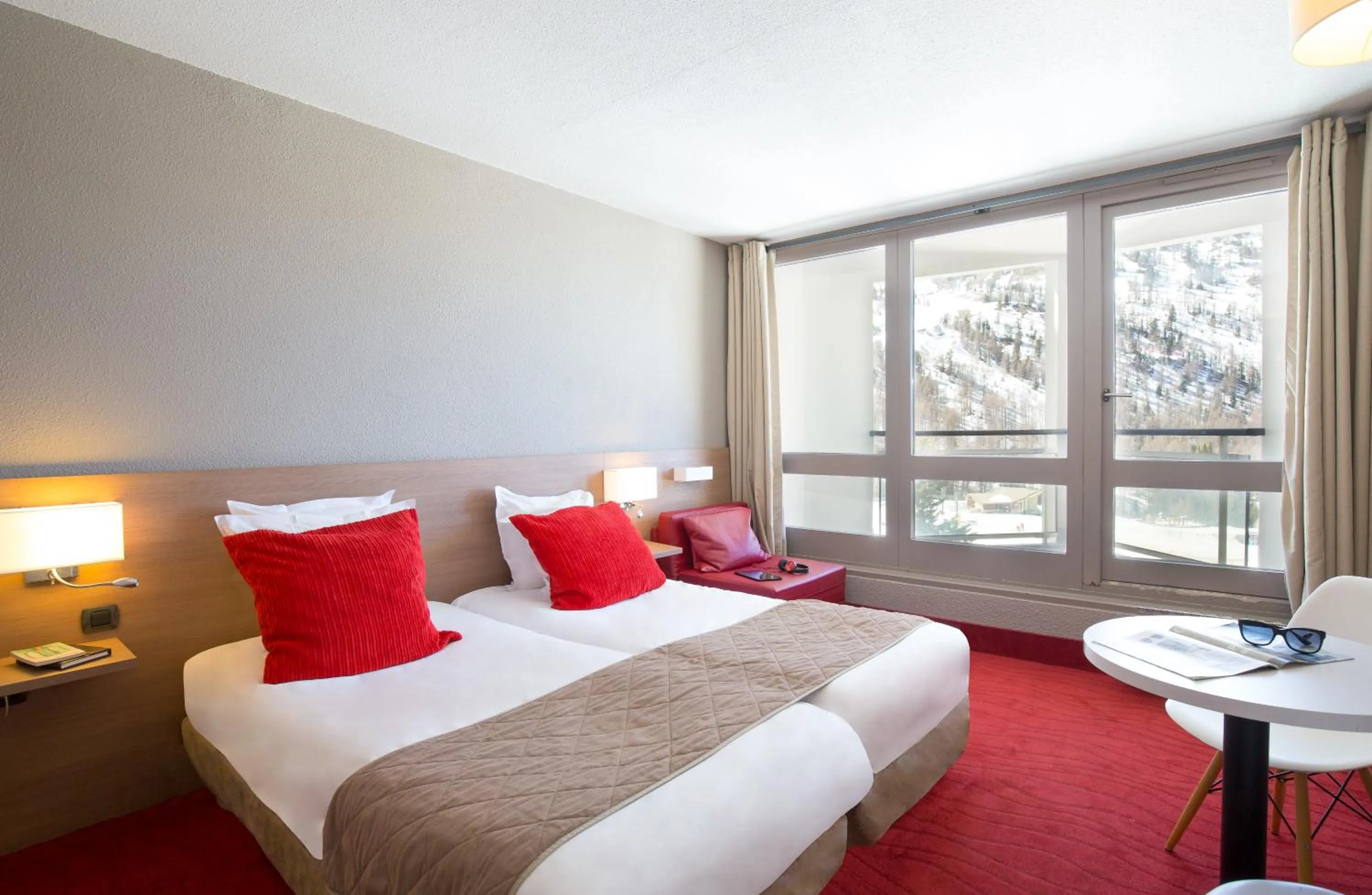 Deluxe Twin Room with Balcony (2 Adults + 1 Child) in SOWELL HOTELS Le Pas du Loup