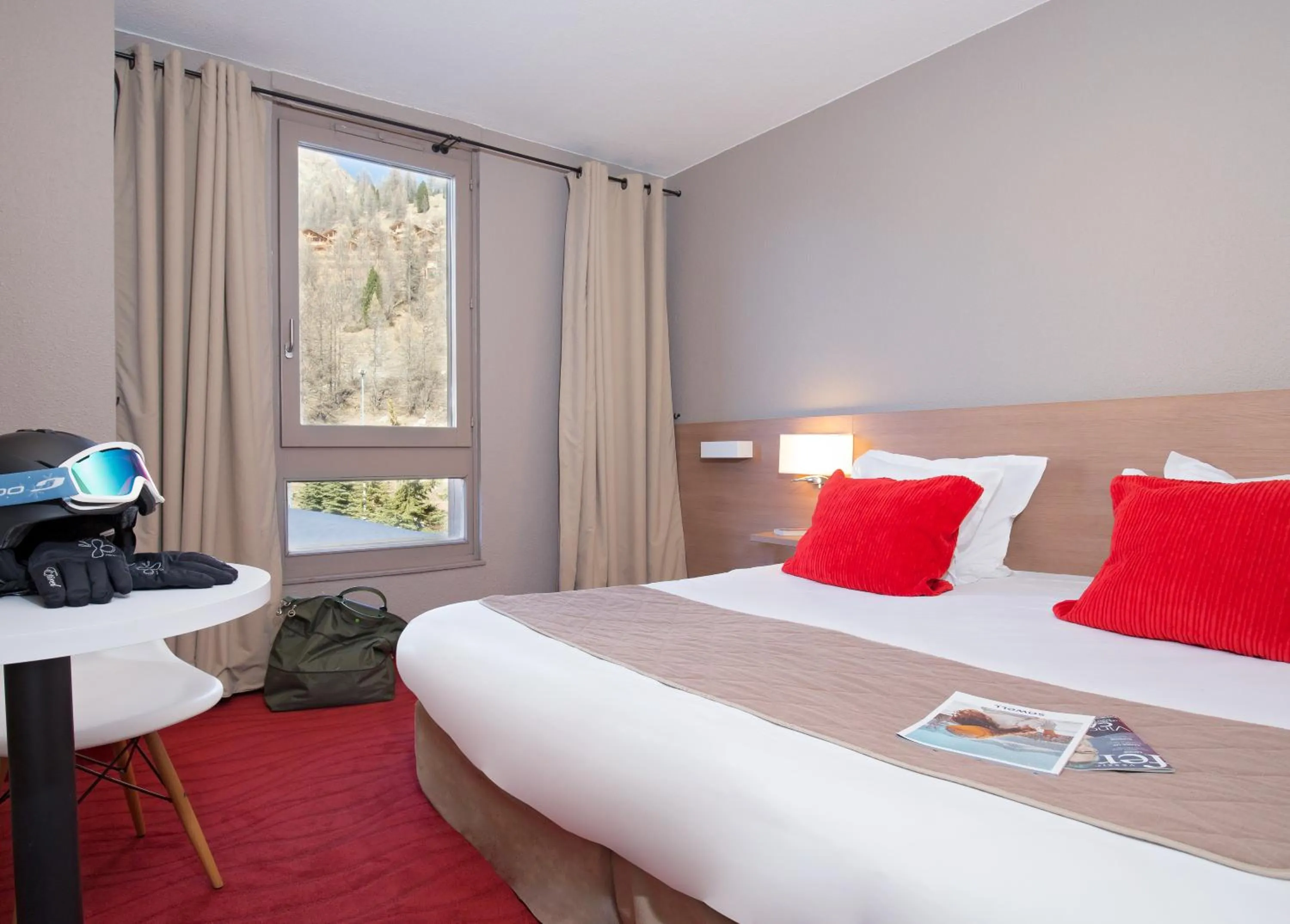 Double Room in SOWELL HOTELS Le Pas du Loup