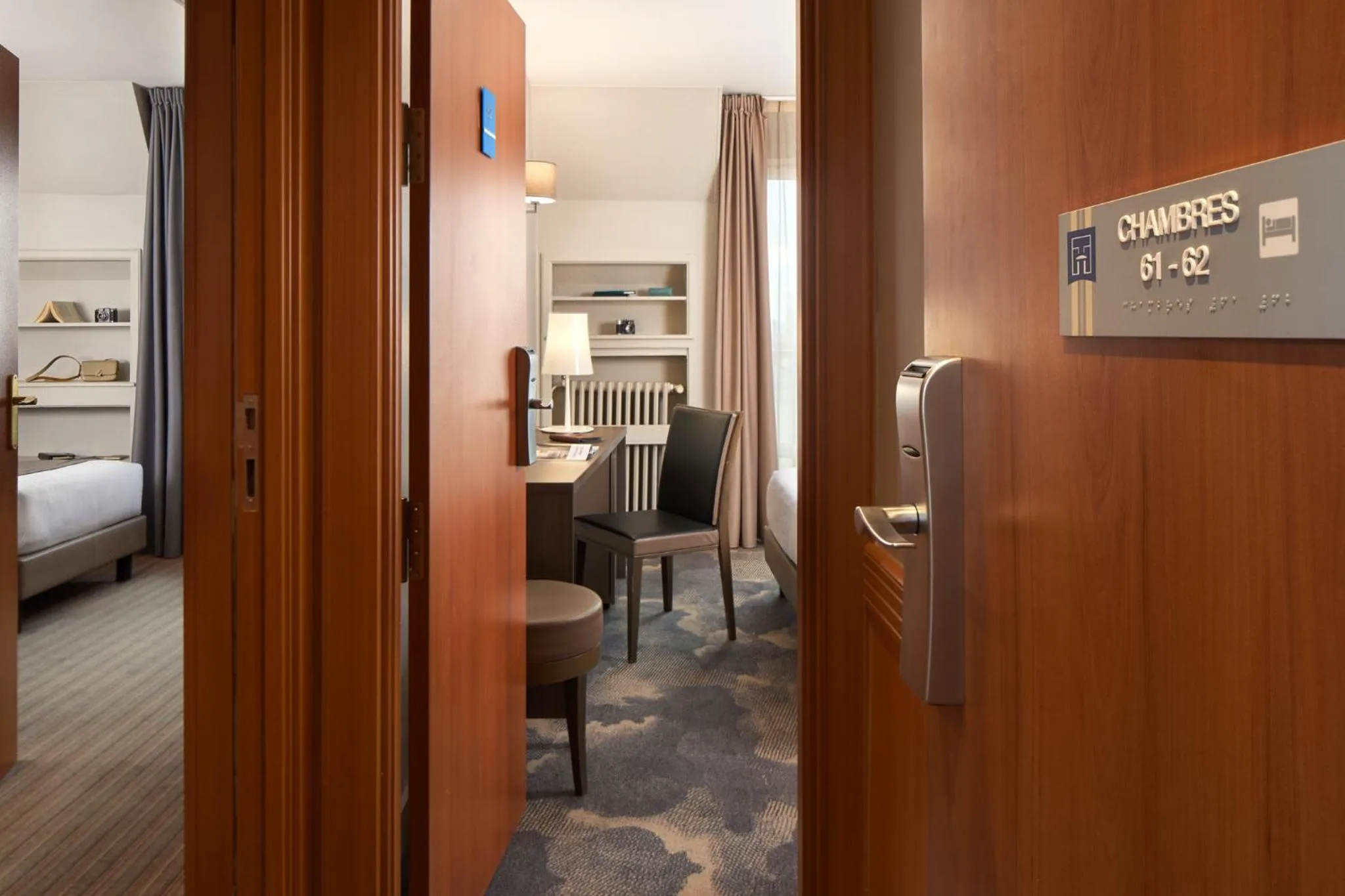 Two Connecting Double Rooms in Timhotel Opéra Blanche Fontaine