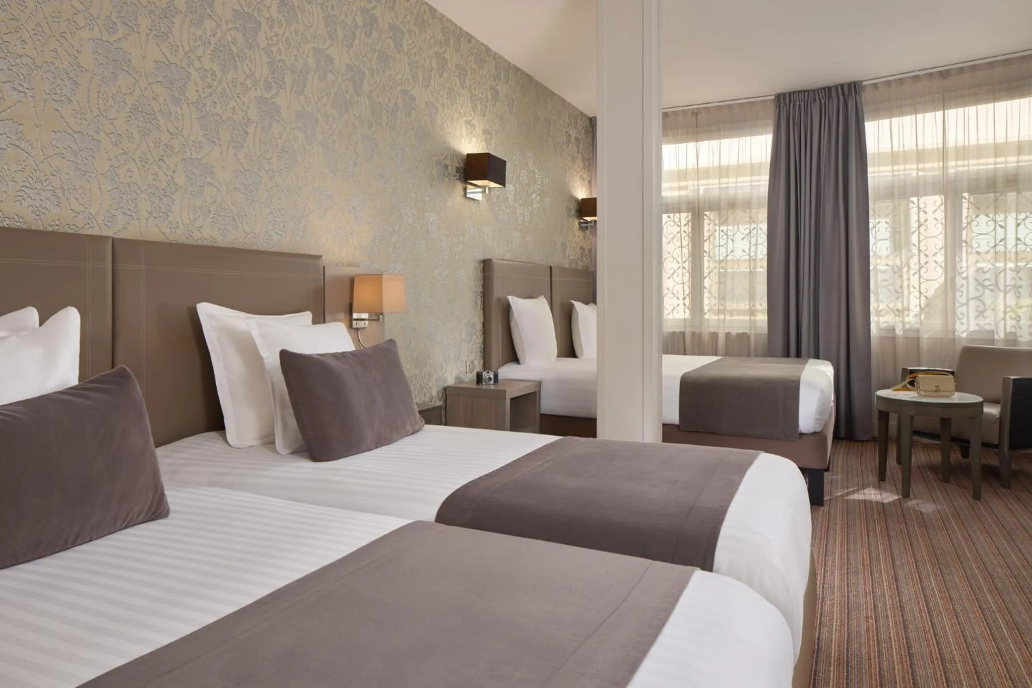 Quadruple Room in Timhotel Opéra Blanche Fontaine