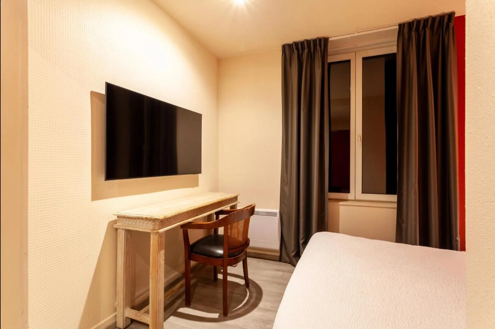 Single Room in Providence Hotel