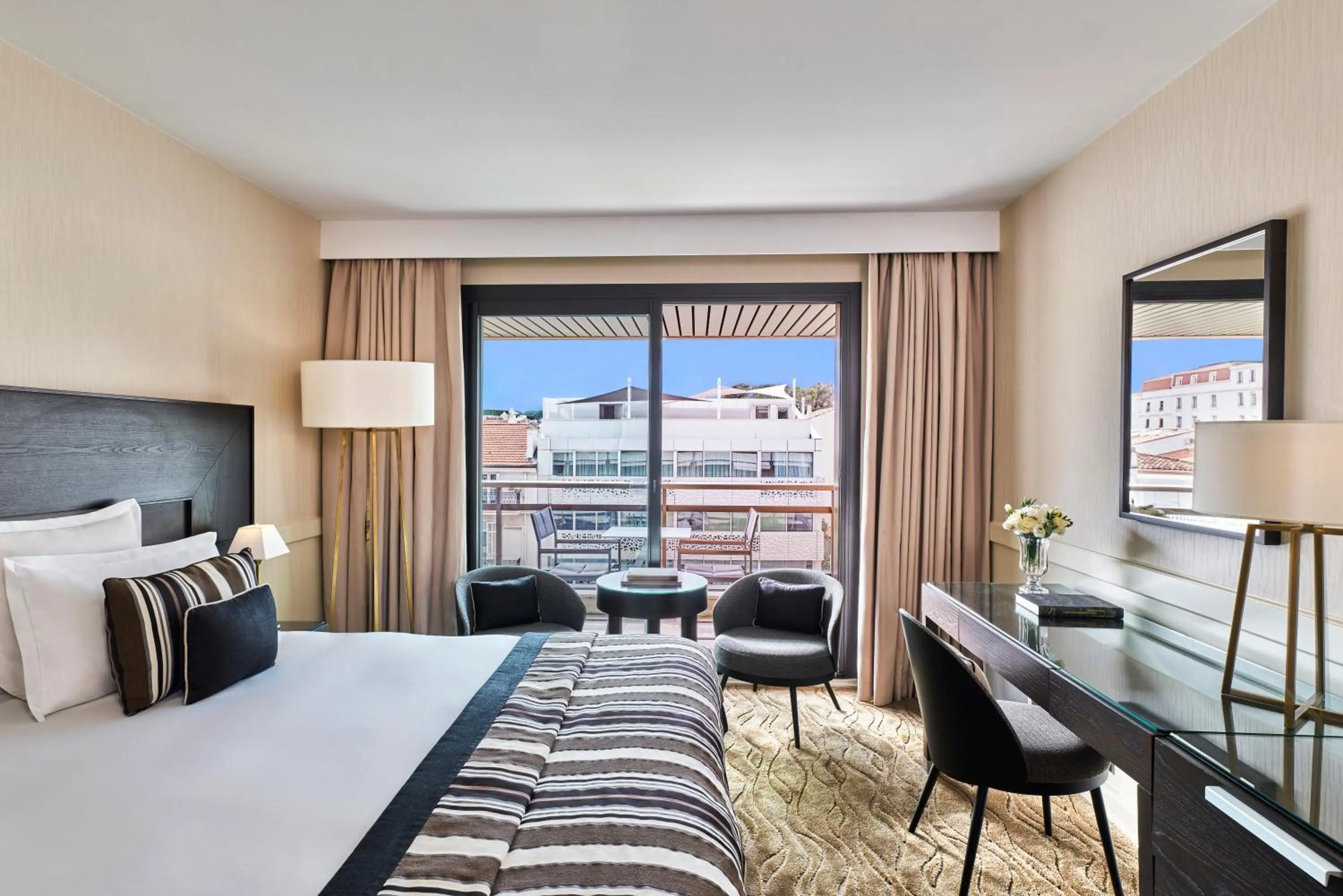 Deluxe Room City View With Terrace in Hôtel Barrière Le Gray d'Albion