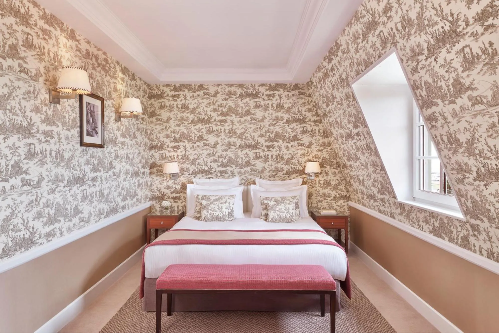 Prestige Junior Suite with sea view in Hôtel Barrière Le Normandy