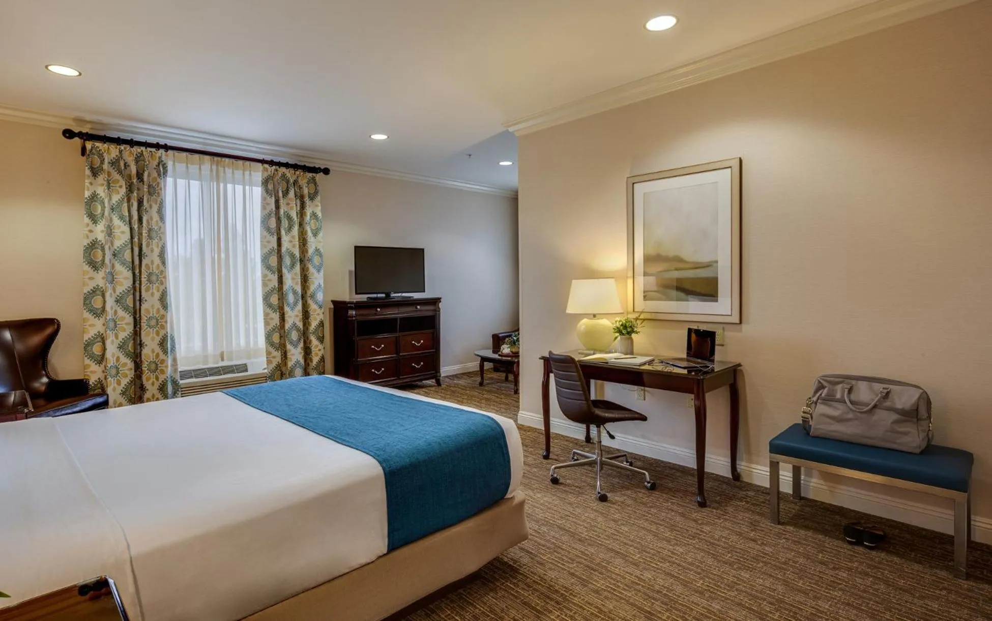 Corner Studio Suite in Ayres Hotel Fountain Valley - Huntington Beach