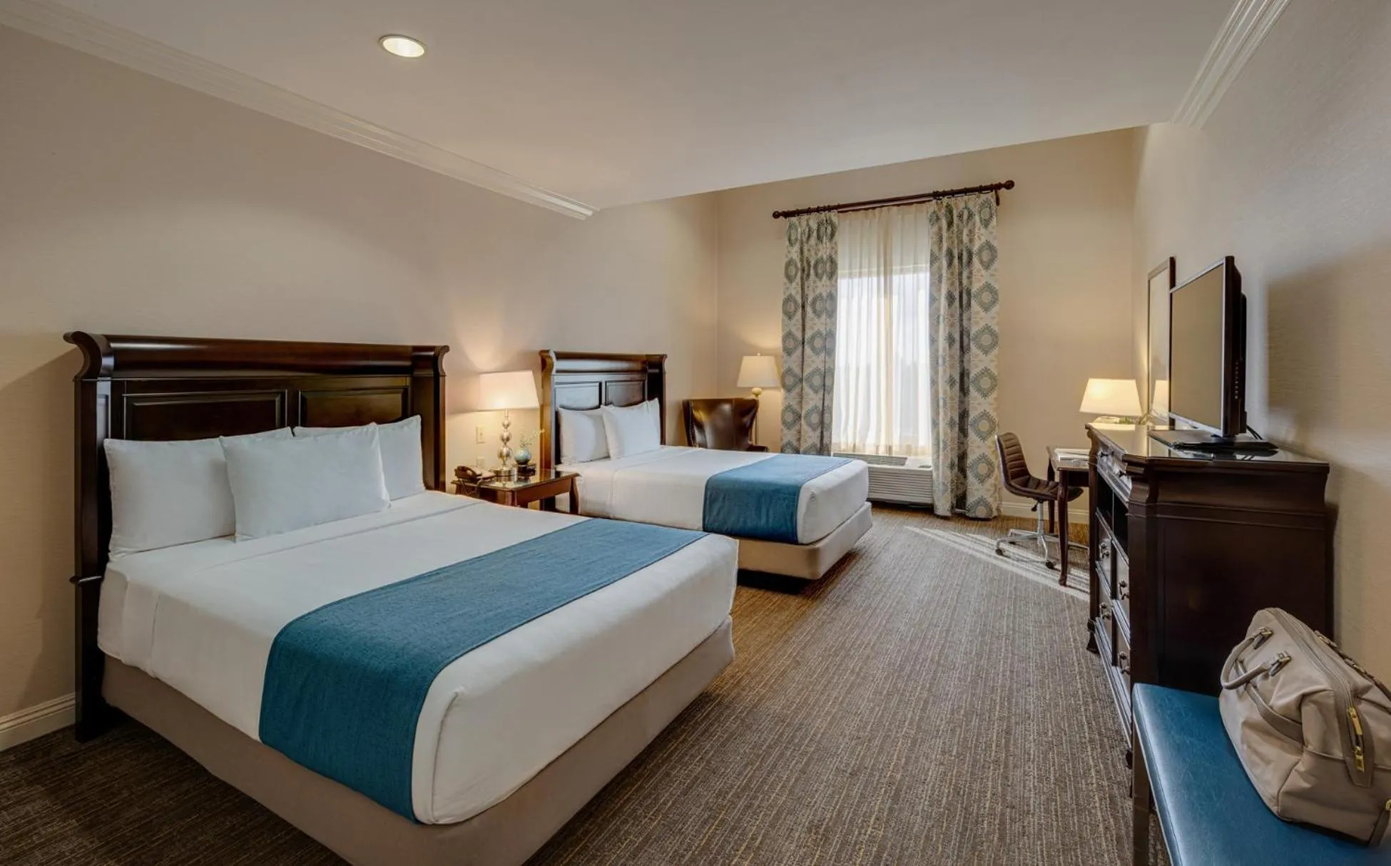 Queen Studio Suite in Ayres Hotel Fountain Valley - Huntington Beach