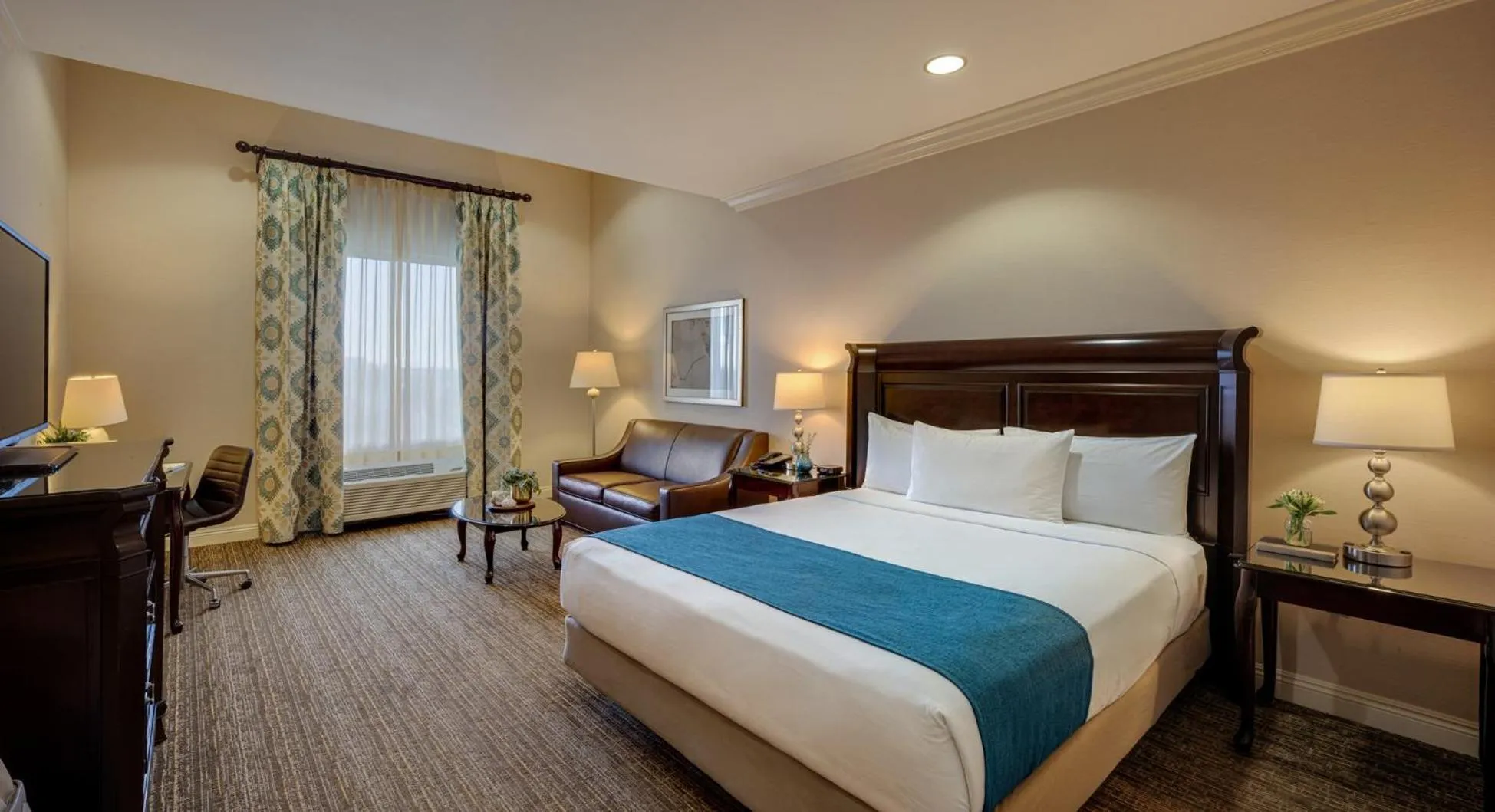 King Studio Suite with Sofa Bed in Ayres Hotel Fountain Valley - Huntington Beach